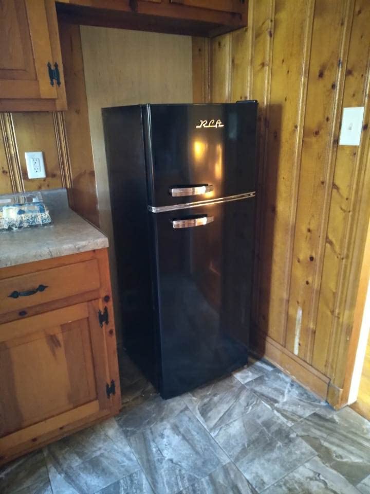 Hamilton Beach HBFR786BLACK6COM 2 Door Apartment Size Refrigerator with Freezer, 7.5 cu. ft, Retro Black customer photo 1