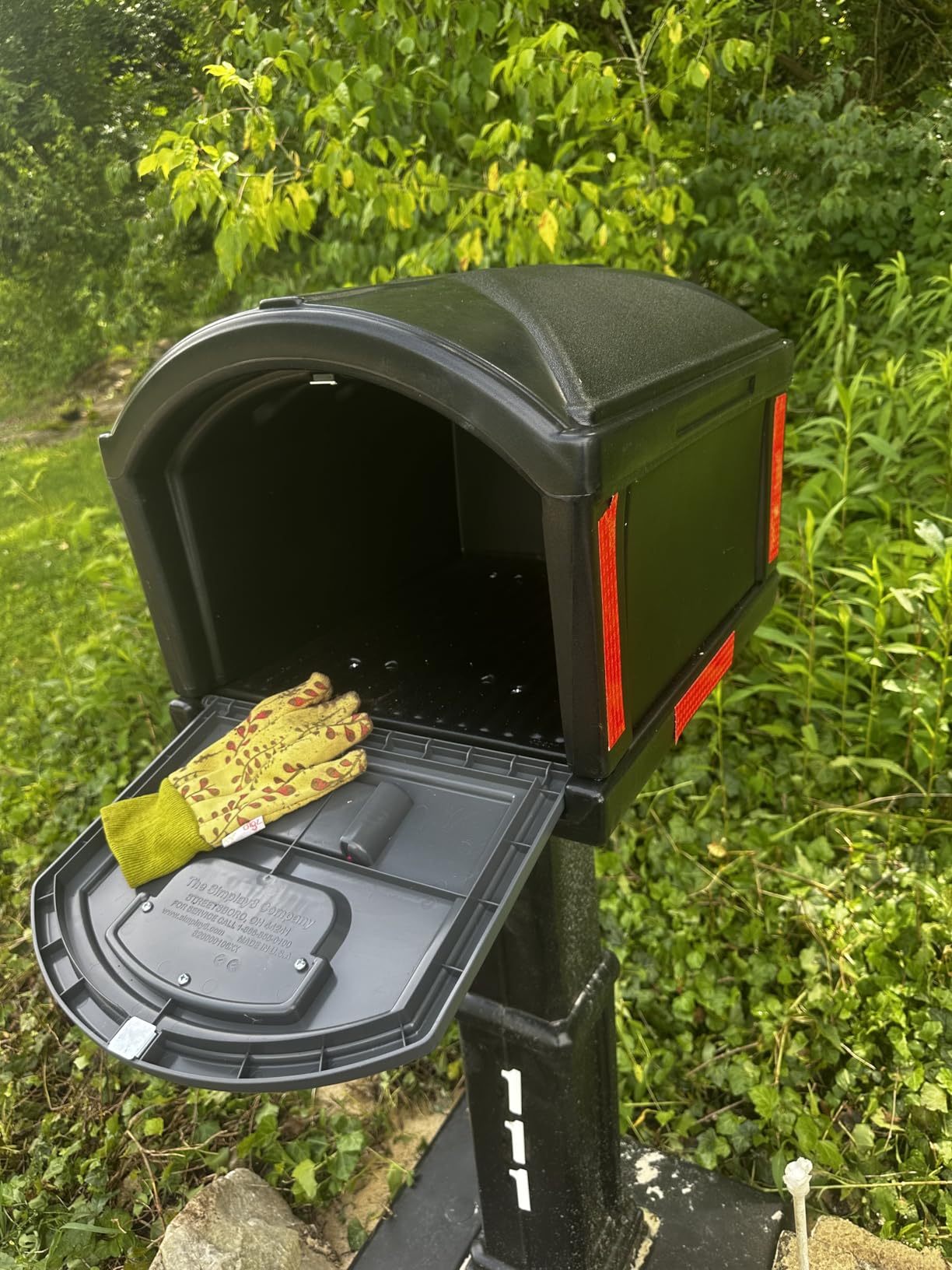 Simplay3 American Home 42002R-04 Dig-Free Easy Up Classic Mailbox – Black customer photo 1