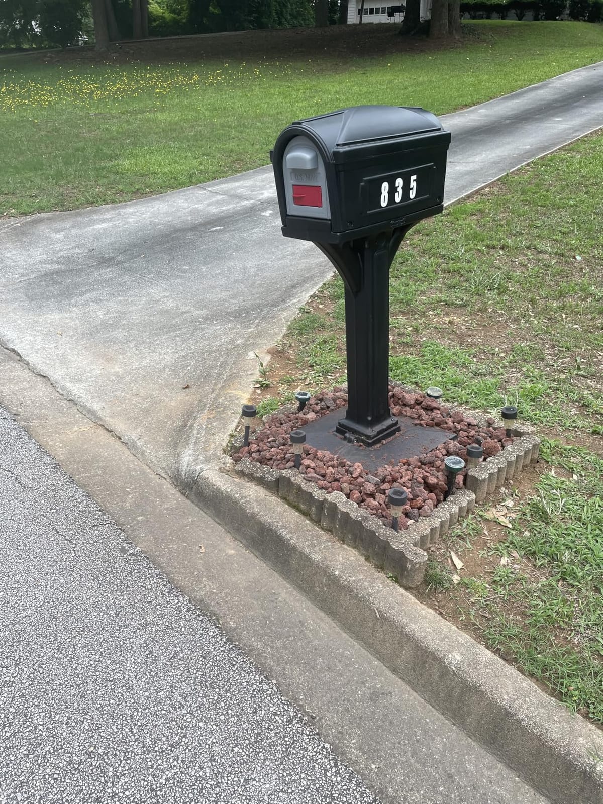 Simplay3 American Home 42002R-04 Dig-Free Easy Up Classic Mailbox – Black customer photo 2