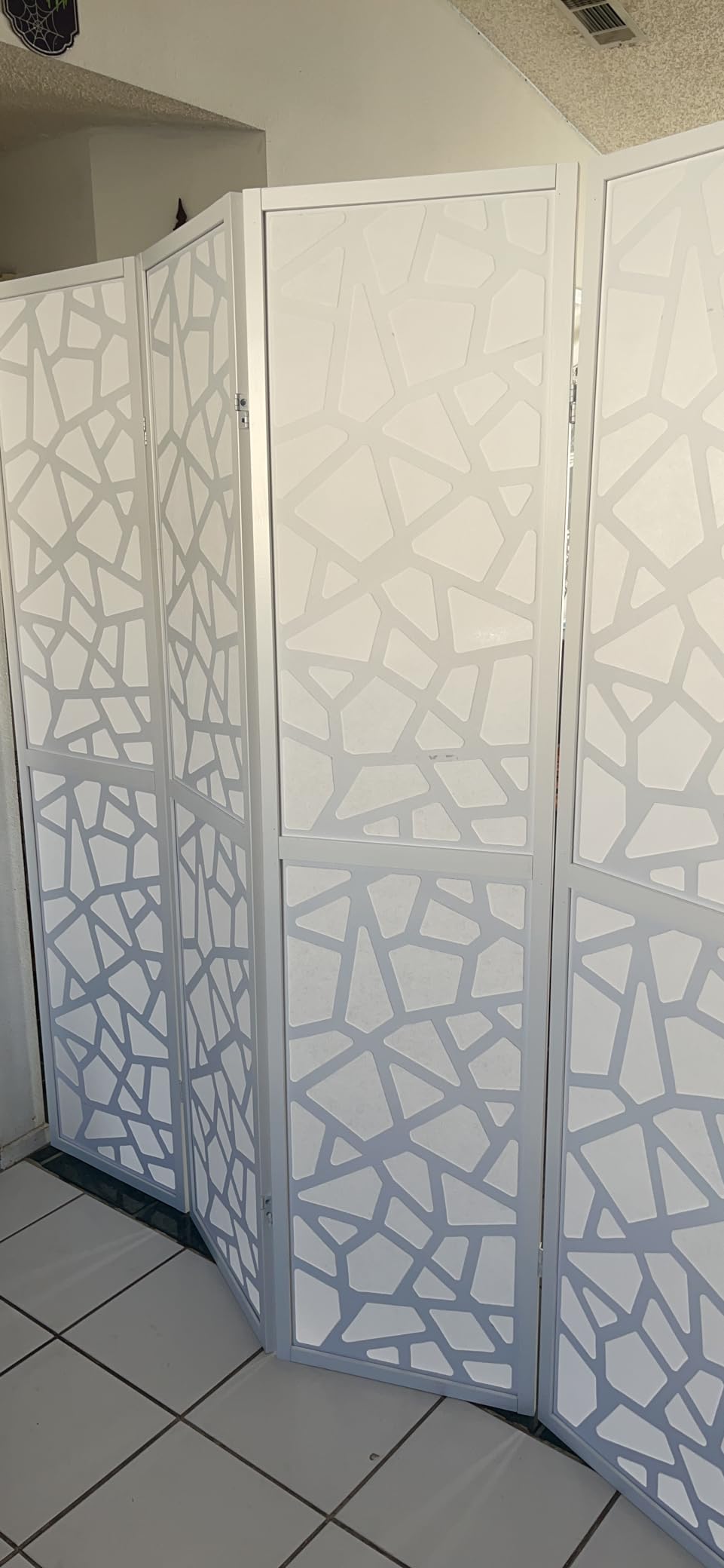 Roundhill Furniture Giyano 4 Panel Screen Room Divider, White Screen with Gold Frame customer photo 1