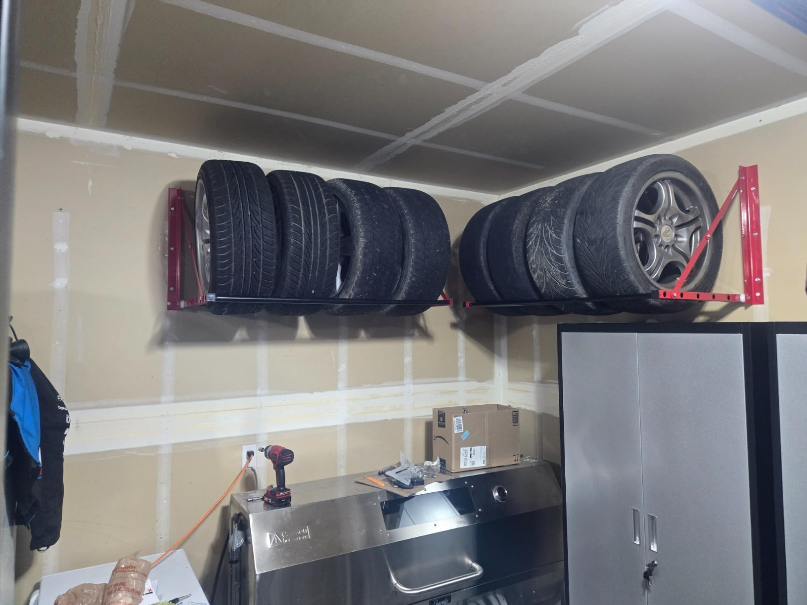 ROBLOCK Folding Tire Wheel Rack Wall Mount Multi-Tire Spare Carriers Garage (32