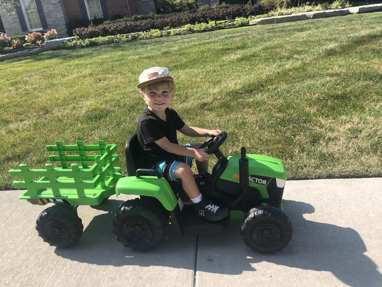 TOBBI 12V Kids Electric Tractor with Trailer, Toddlers Ride On Car to Drive customer photo 1
