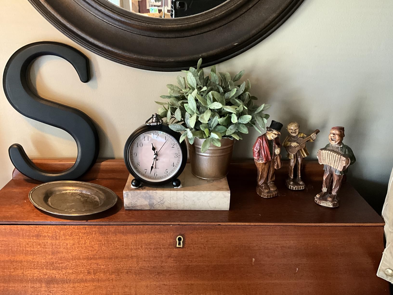 TooTa Vintage Retro Analog Alarm Clock, 4.5 inch Super Silent Non Ticking Small Clock with Night Light, Battery Operated, Simply Design, for Living Room, Bedroom, Bedside, Desk, Gift Clock (Arabic) customer photo 1