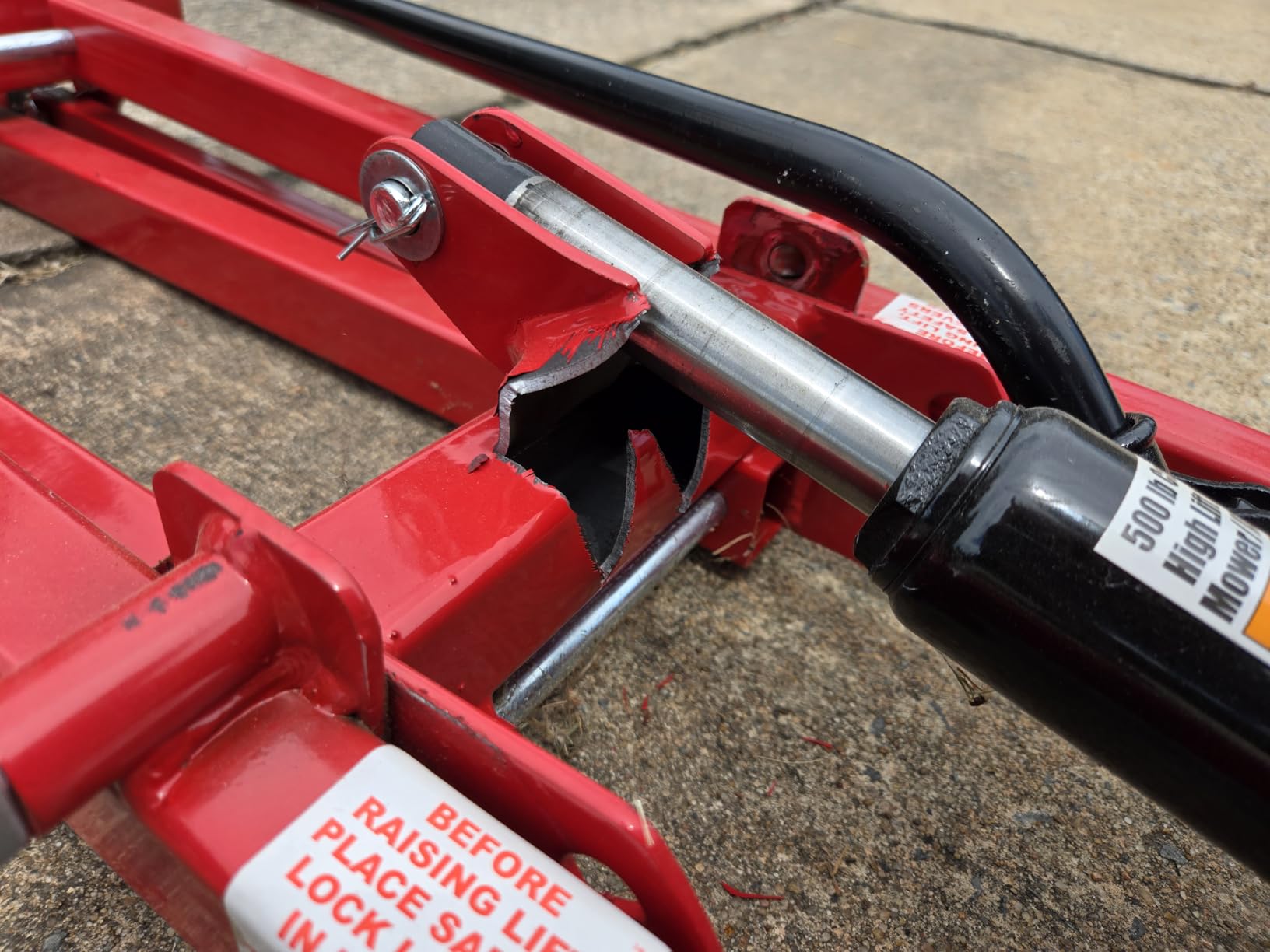 Goplus 500LBS Capacity Zero Turn Mower Lift customer photo 2