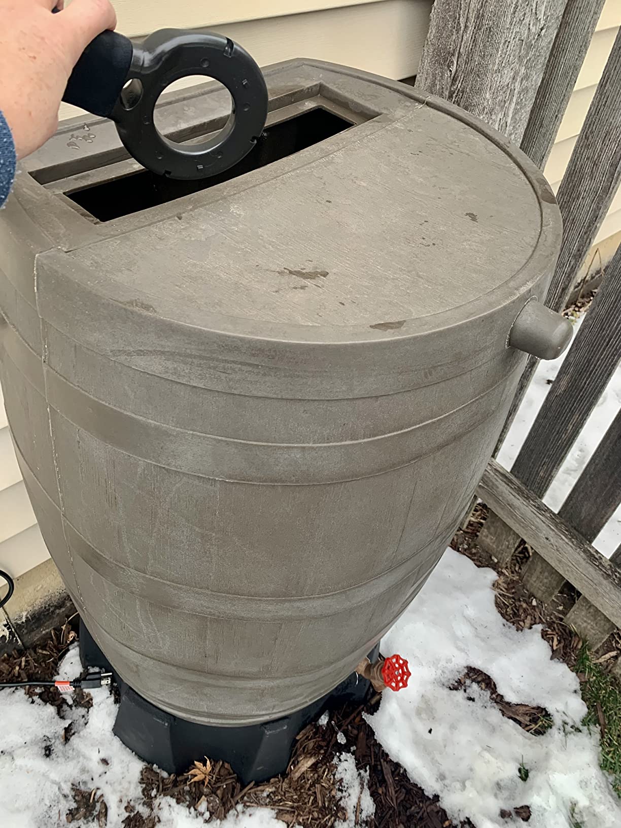 Upgraded 500-Watt Chicken Water Heater - Submergible Cast Aluminum Utility De-Icer with Black Teflon Coating for Livestock Tanks, Winter Bird Bath, and Mineral Buildup Resistance customer photo 1