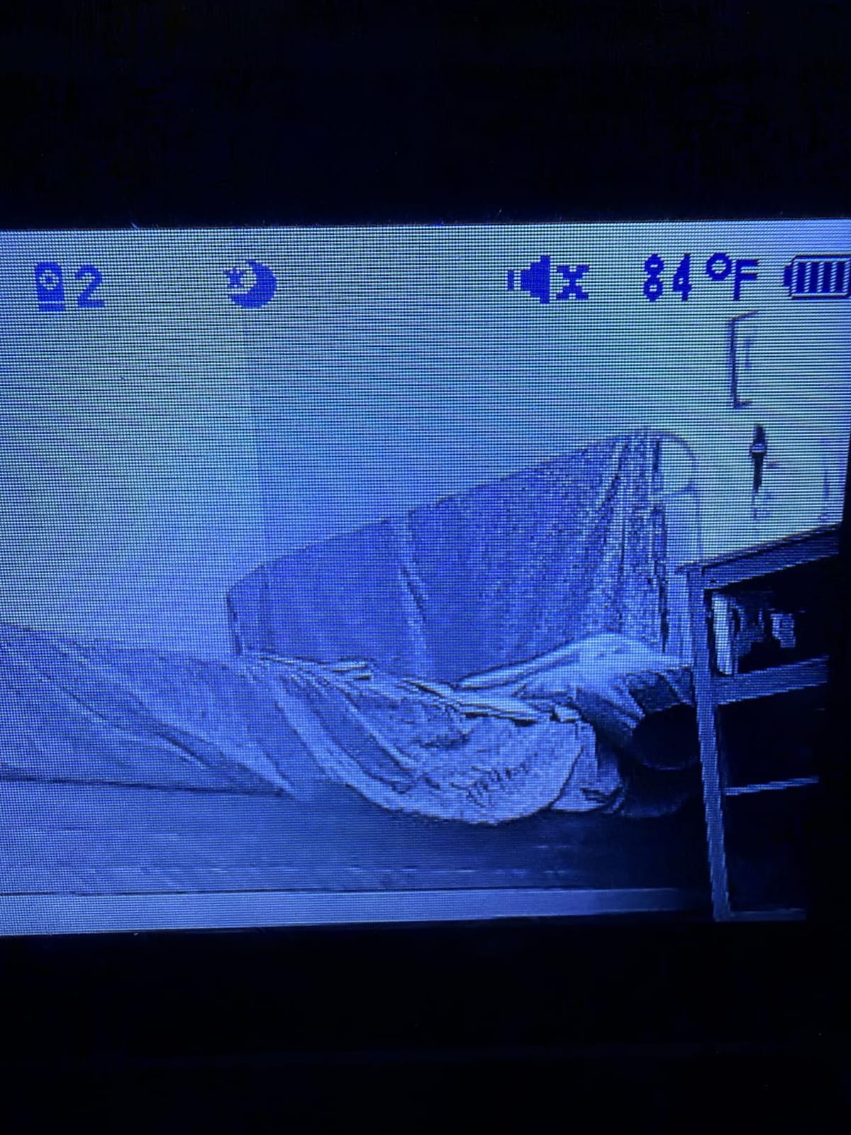 VTech Baby Monitor No WiFi – 19Hr Video Battery, 1000ft Range, Night Vision, Two-Way Talk, Temperature Sensor, Sound-Activated Screen, Lullabies | VM819 customer photo 2