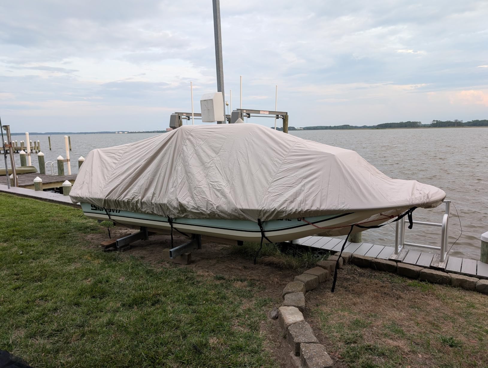 Mancro Boat Cover, Heavy Duty 17-19ft Waterproof Trailerable Boat Cover customer photo 2
