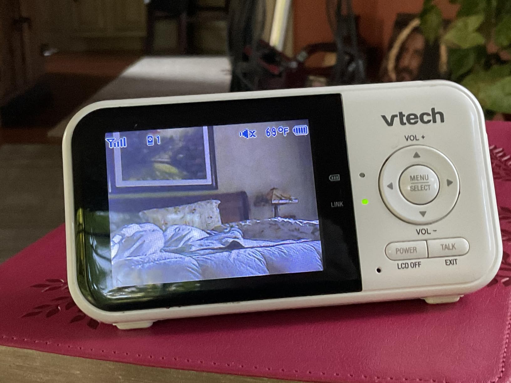 VTech Baby Monitor, No WiFi Secure Transmission – 19-Hour Battery, 2.8
