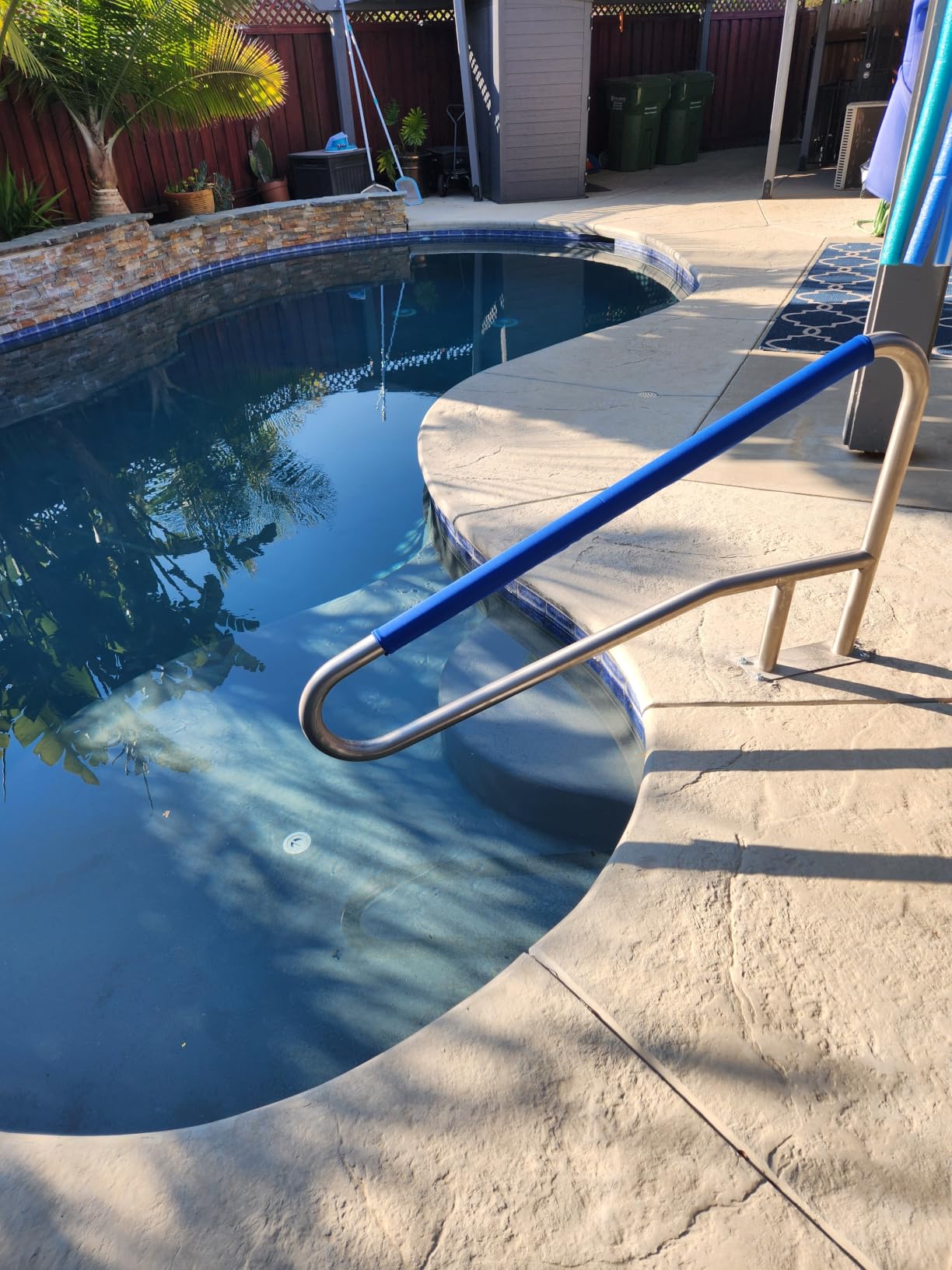 VEVOR Pool Rail, 55 x 32 304 Stainless Steel, 250 lbs Load Pool Handrail customer photo 2
