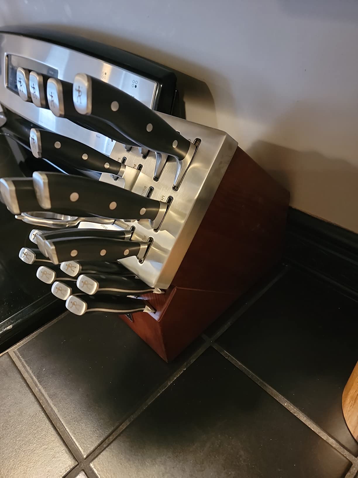 Henckels Forged Accent 20 Piece Self Sharpening Knife Block Set - Black Handles customer photo 1