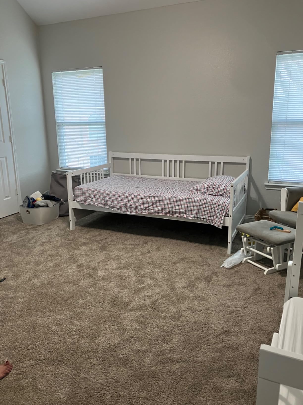 GIANTEX Twin Daybed Frame, Wooden Sofa Bed Guest Bed with Rails & Wood Slat Support, Dual-use Twin Size Platform Bed Frame for Living Room Bedroom, No Box Spring Needed, Grey customer photo 2