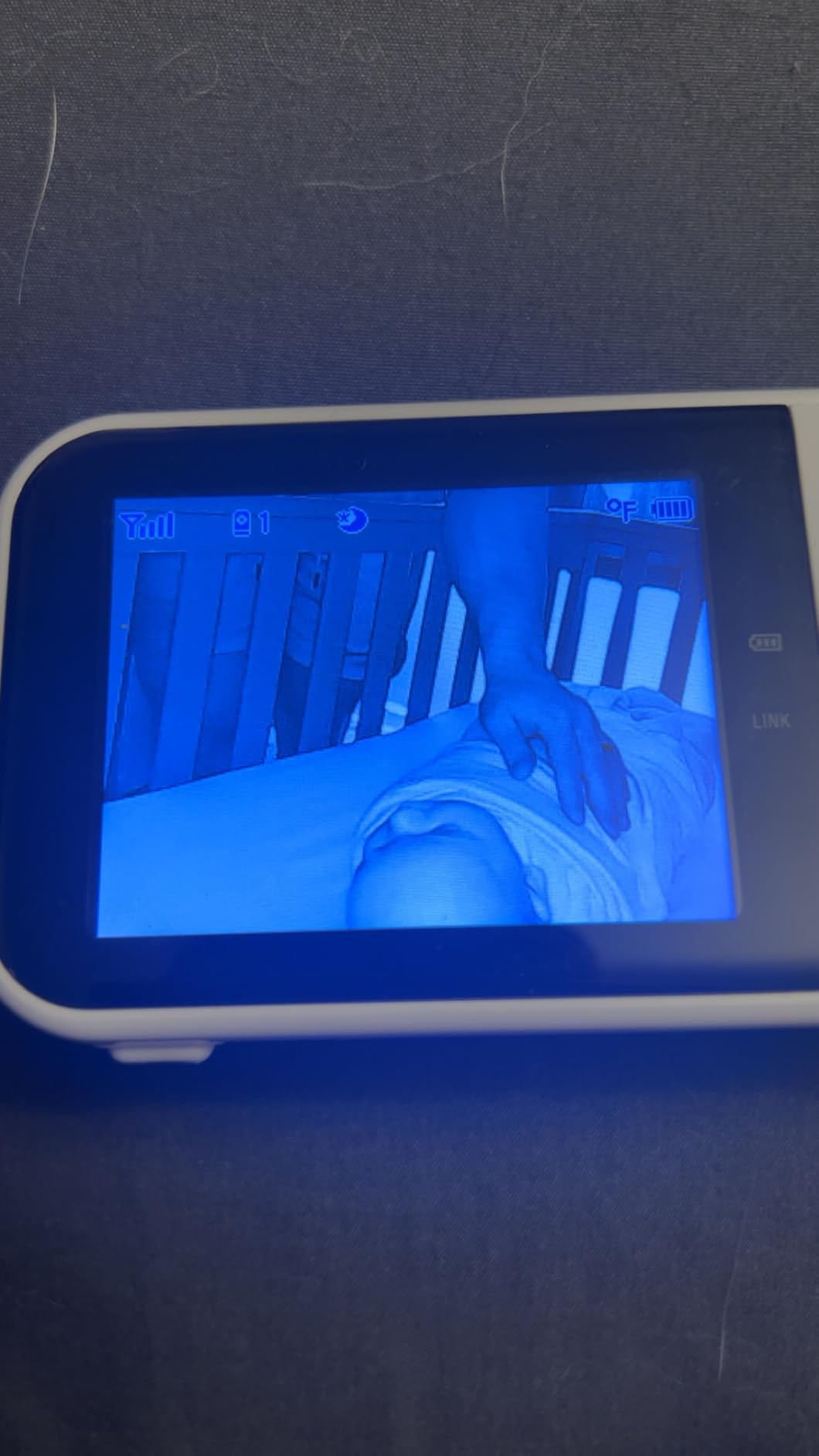 VTech Baby Monitor No WiFi with 2 Cameras – 19-Hour Battery, Patrol Mode for Twins & Two Rooms, 1000ft Range, Auto Night Vision, Two-Way Talk, Temperature Sensor | VM819-2 customer photo 1