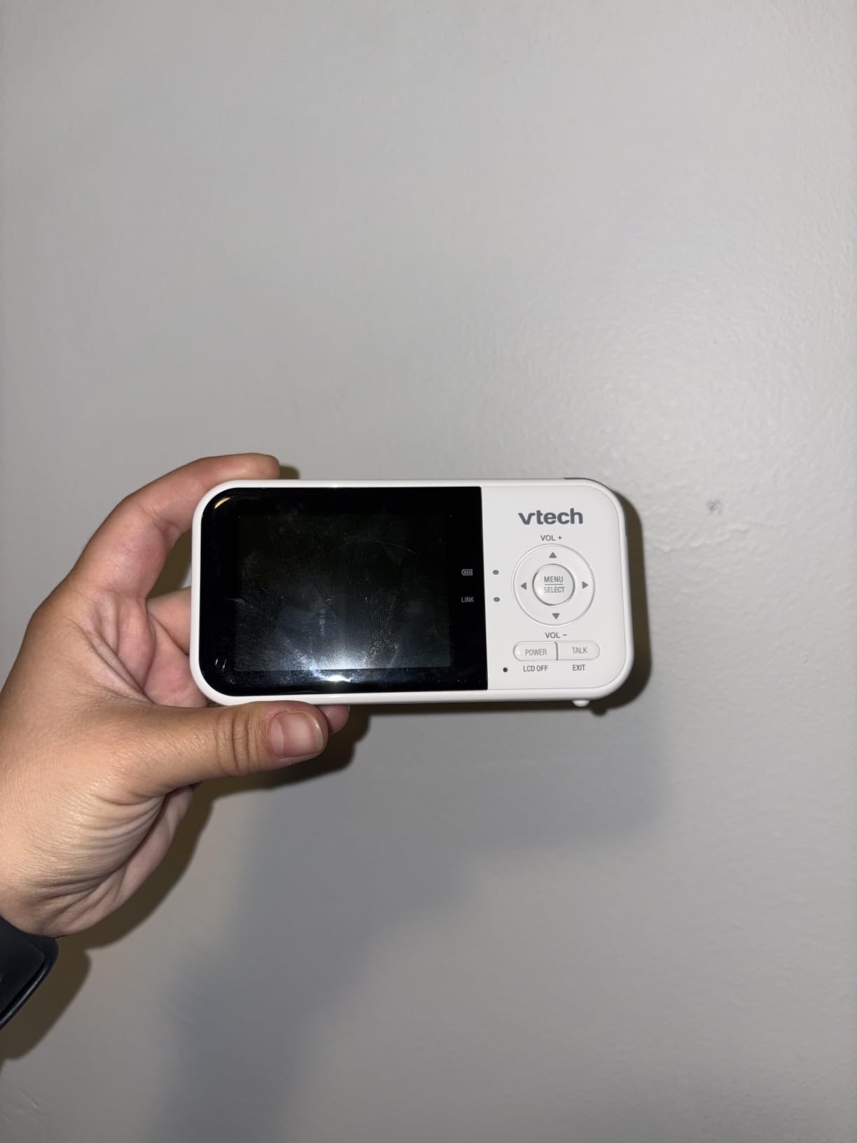 VTech Baby Monitor No WiFi with 2 Cameras – 19-Hour Battery, Patrol Mode for Twins & Two Rooms, 1000ft Range, Auto Night Vision, Two-Way Talk, Temperature Sensor | VM819-2 customer photo 2