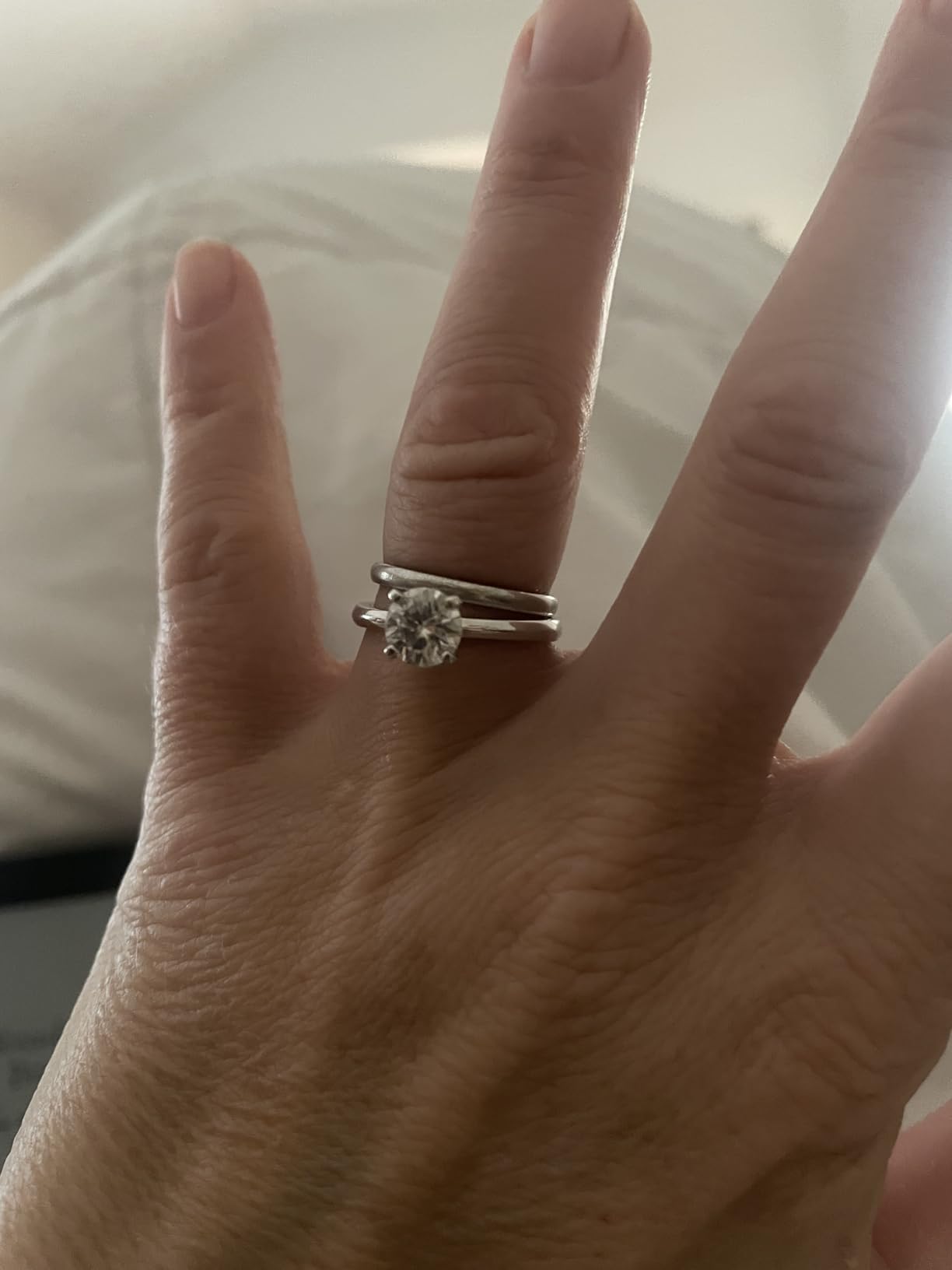 IMOLOVE Solitaire Moissanite Engagement Ring, 1CT D Color VVS1 Clarity, 925 Sterling Silver with 18K White Gold Plated, Ideal Gift for Women customer photo 1