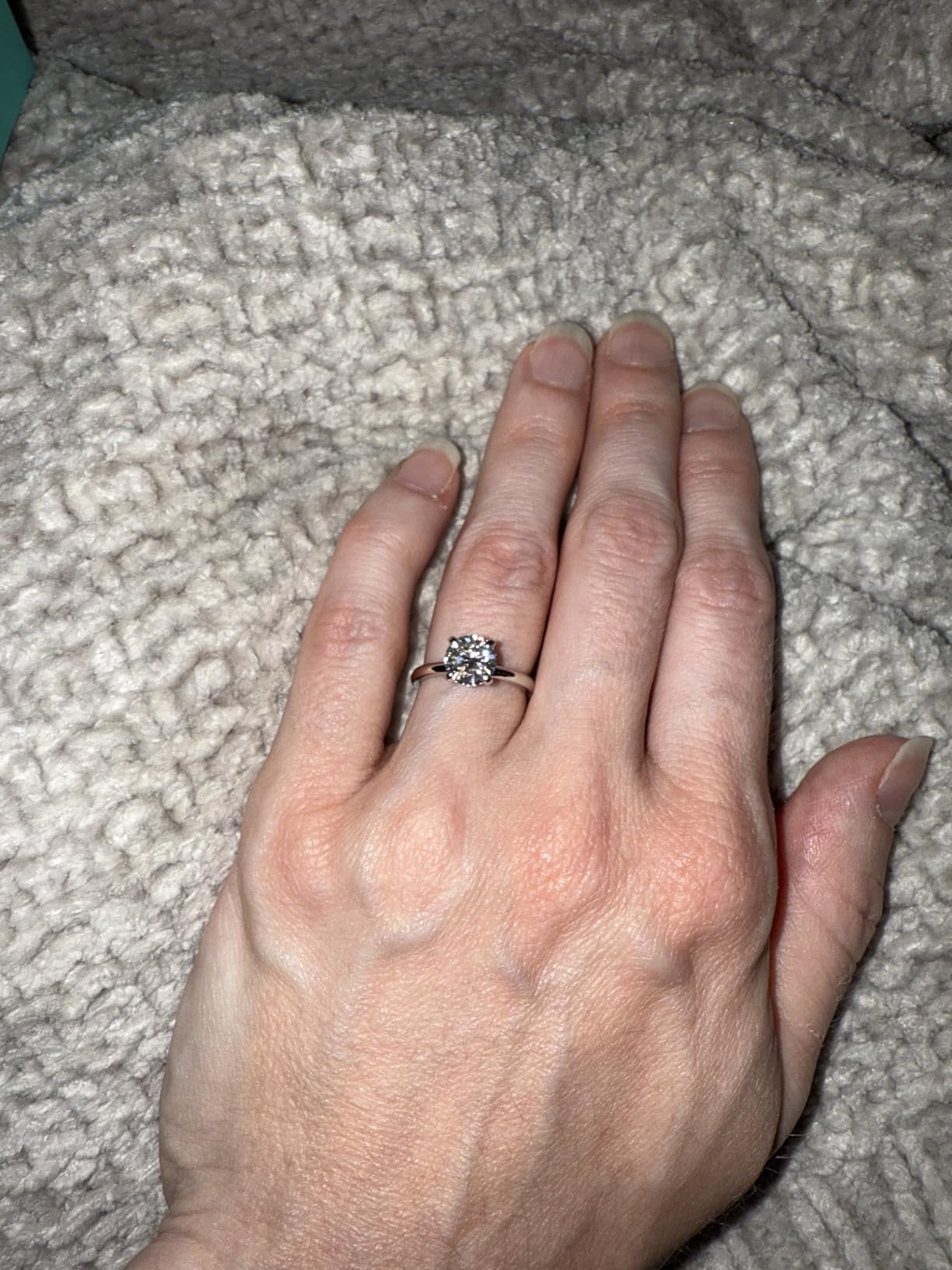 IMOLOVE Solitaire Moissanite Engagement Ring, 1CT D Color VVS1 Clarity, 925 Sterling Silver with 18K White Gold Plated, Ideal Gift for Women customer photo 2