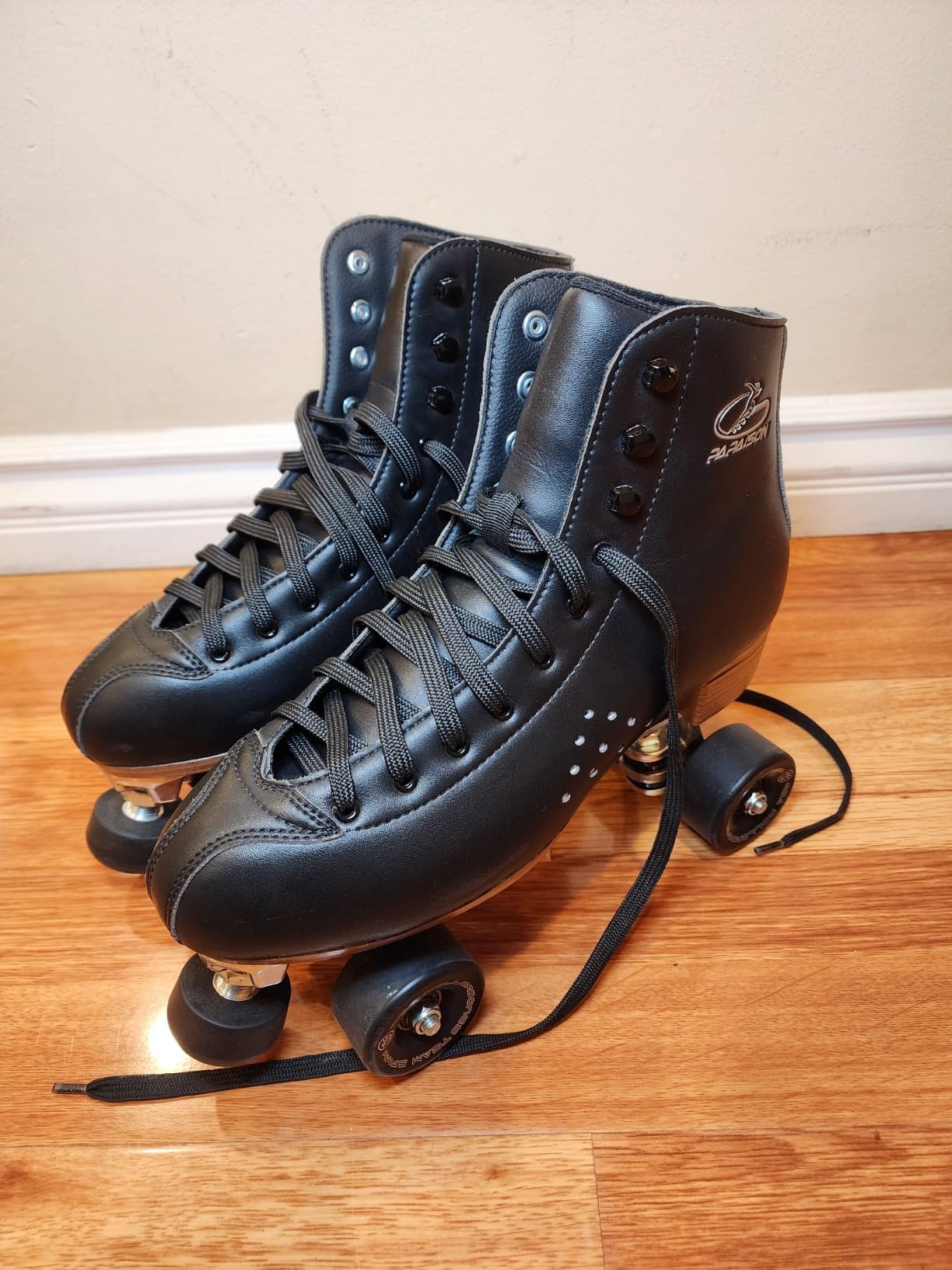 PAPAISON Roller Skates for Women and Men, Deluxe 2 Layer Microfiber Leather Double Row-Classic Roller Skates for Girls, Professional Outdoor Indoor Quad-Skates for Kids & Adults… customer photo 1