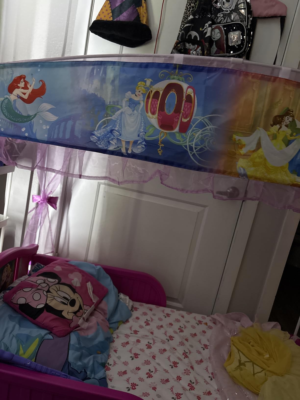 Delta Children Canopy Toddler Bed, Disney Princess customer photo 1