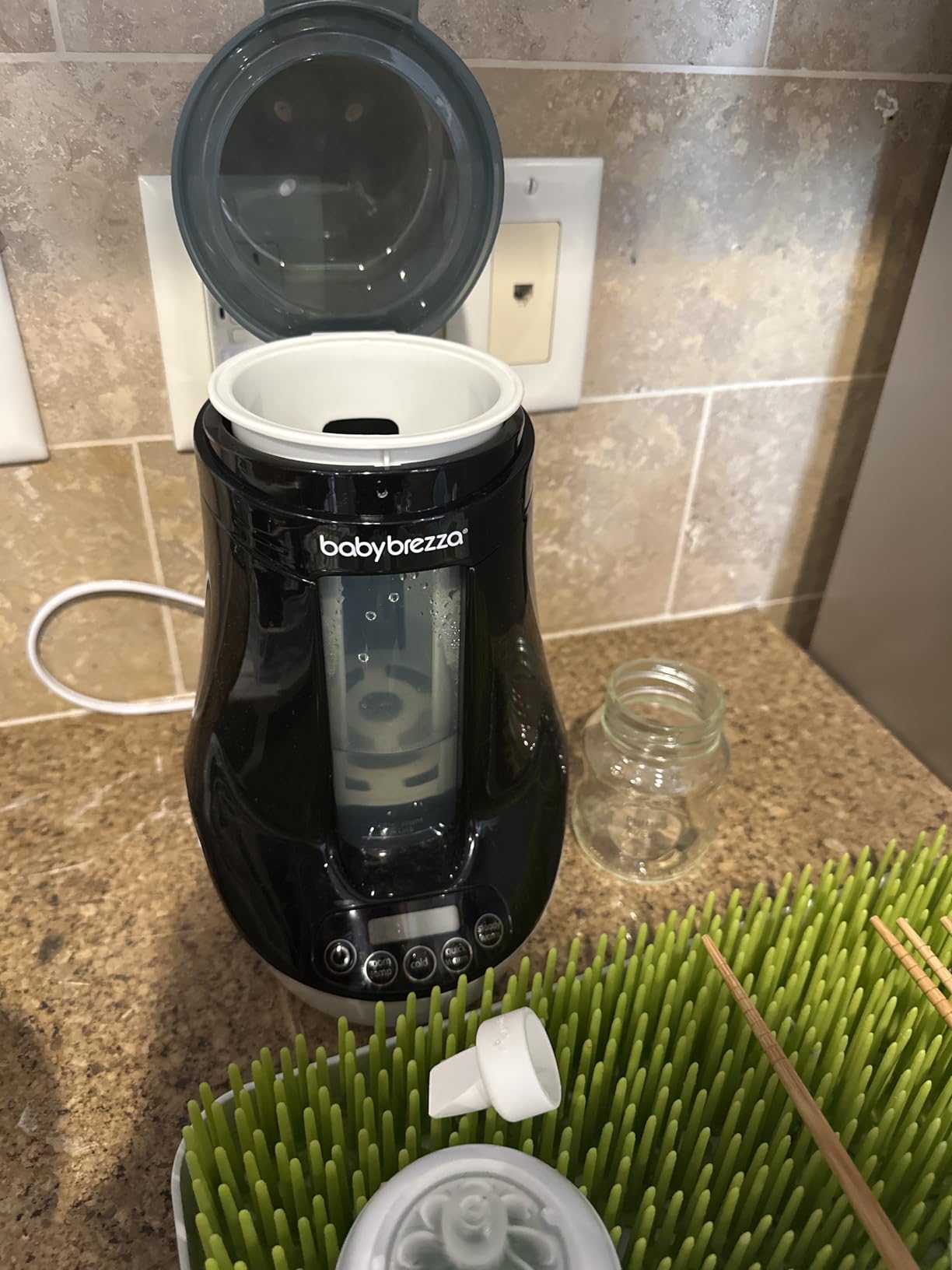 Baby Brezza Fast Baby Milk Warmer for All Bottles of Formula + Breastmilk customer photo 1