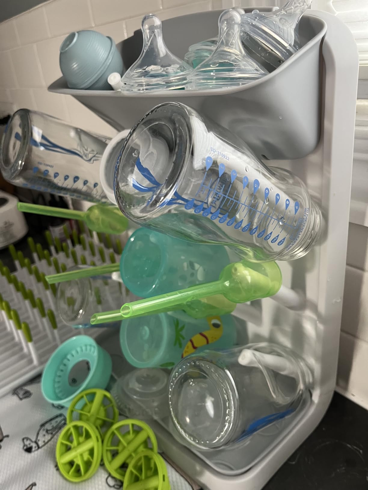 Ubbi Vertical Baby Bottle Drying Rack, Space Saving Countertop Bottle Dryer customer photo 1