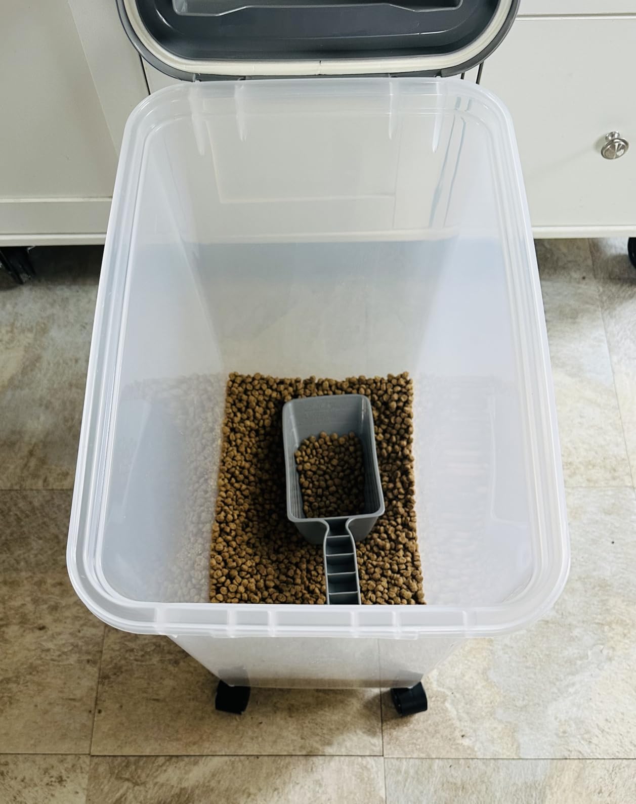 Amazon Basics Airtight Pet Food Storage Container with Scoop, BPA Free, Removable Wheels, 69 QT, Gray customer photo 1