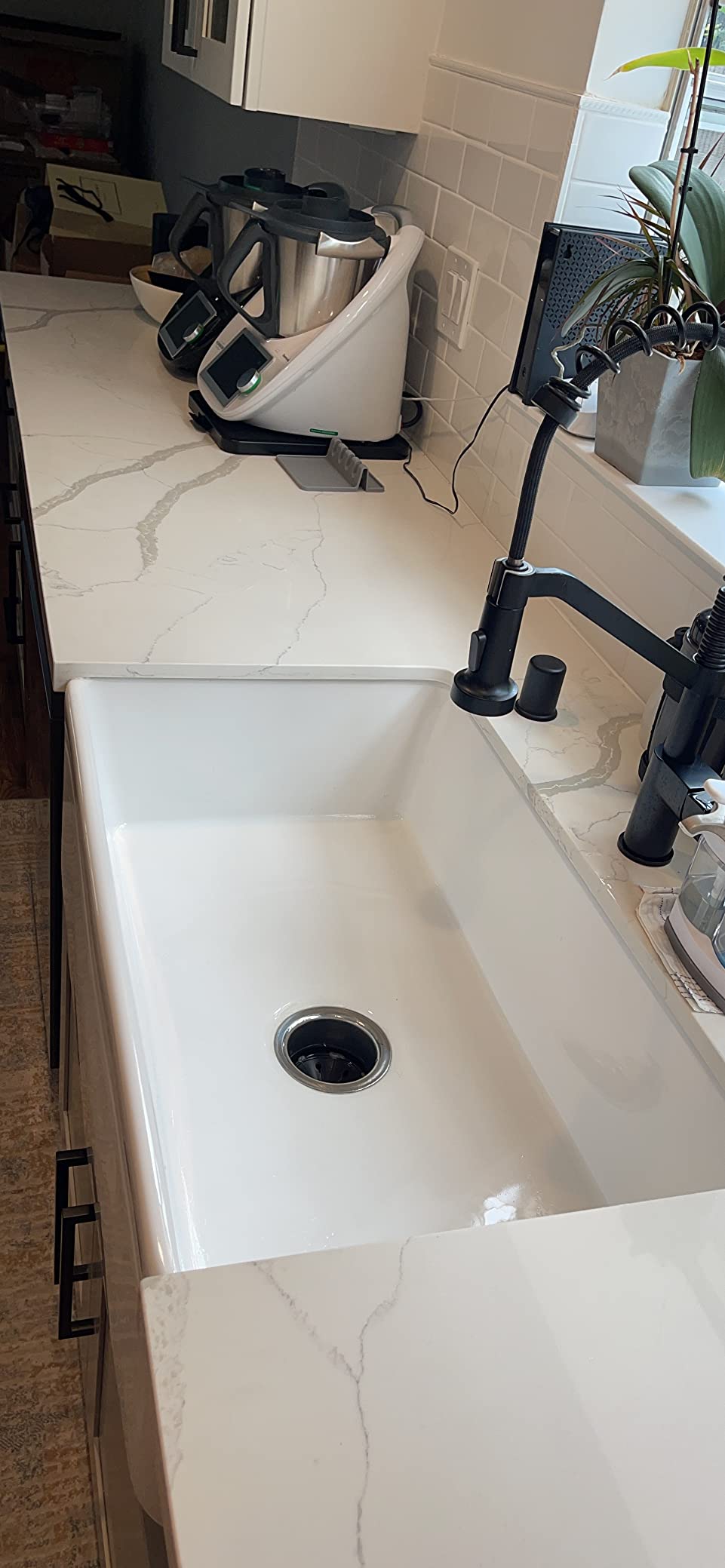 DeerValley White Farmhouse Sink Apron Front Farm Kitchen Sink 33 inch customer photo 2