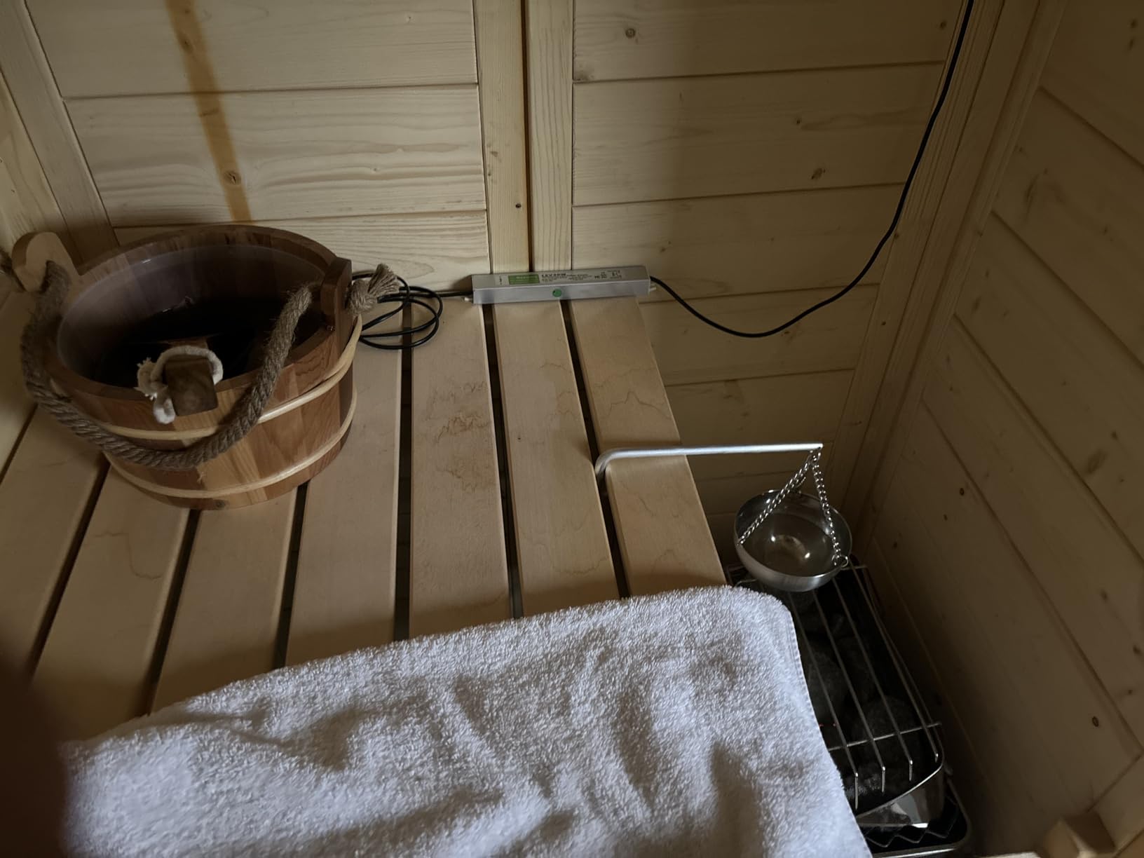 Northwood Sauna - Sauna Bucket and Ladle Set - Handmade from Canadian Red Cedar Wood - Natural Rope Handle - 1 Gallon (4 Liters) Water Capacity customer photo 1