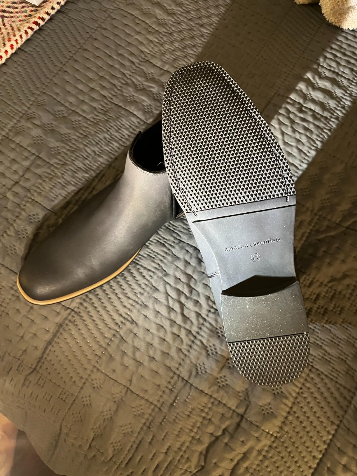Amazon Essentials Men's Leather Chelsea Boot customer photo 2