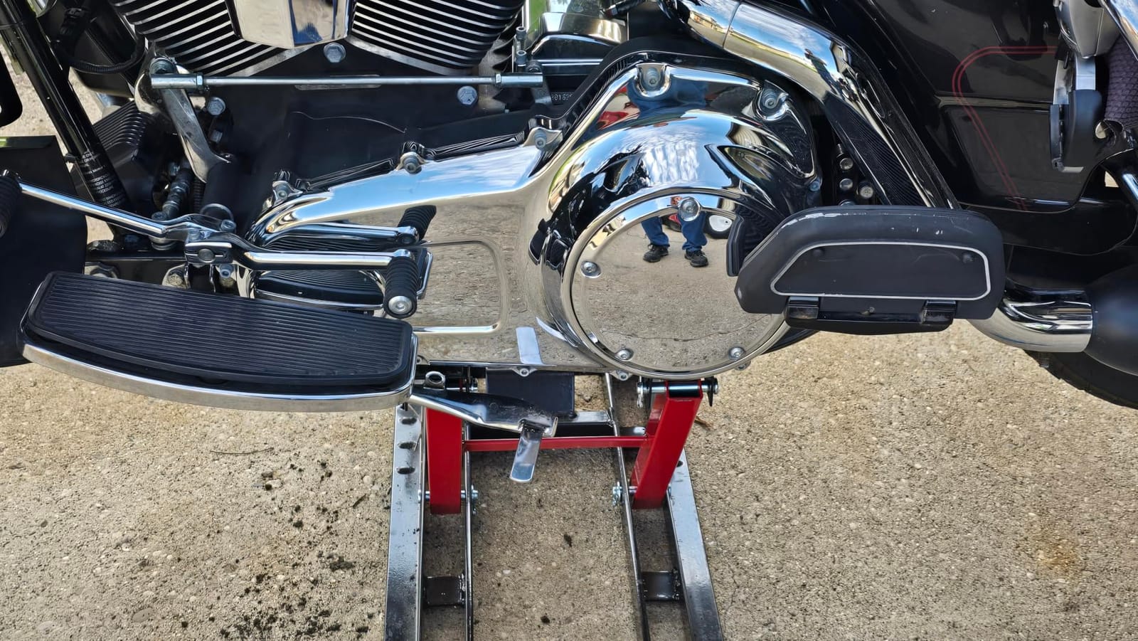 VIVOHOME 1500 LBS Hydraulic Motorcycle Lift Jack customer photo 1