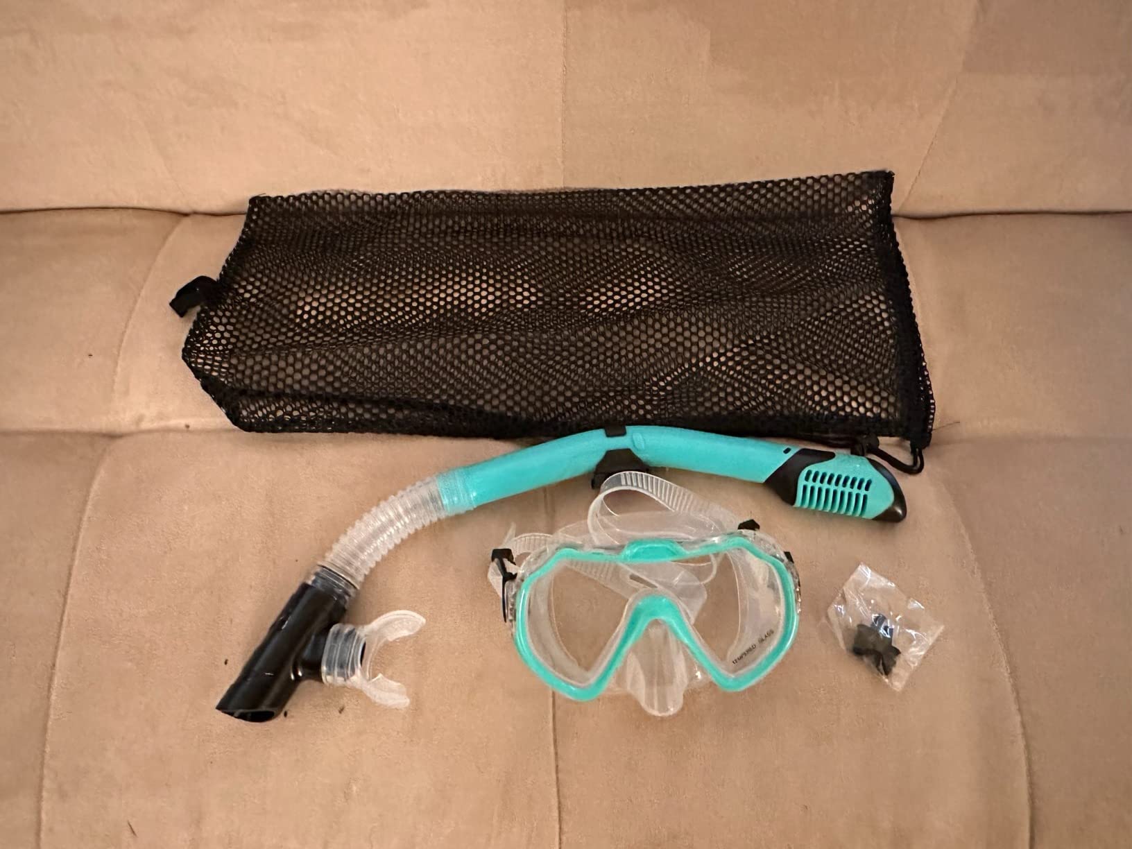 Snorkeling Gear for Adults, Adult Snorkel Set with Panoramic Anti-Leak and Anti-Fog Tempered Glass Snorkel Mask, Dry Top Snorkel, Snorkle Mask Set Adult with Mesh Bag Ear Plug for Snorkeling customer photo 2