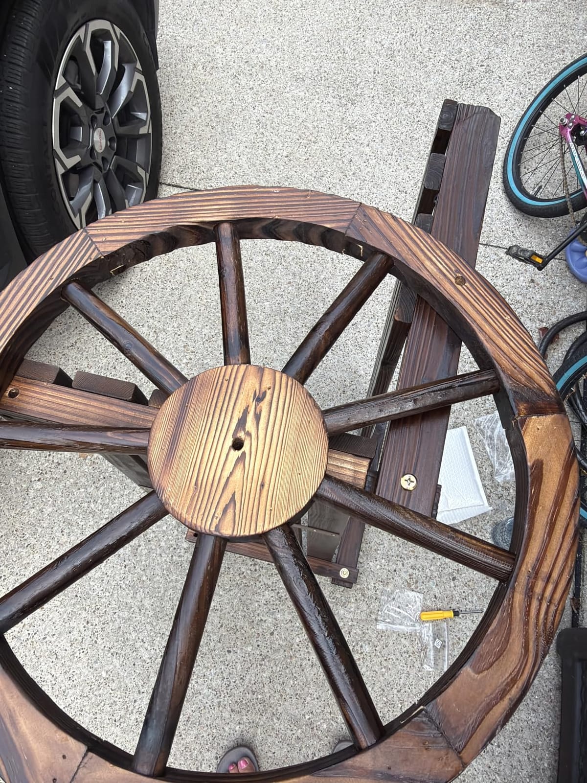Outvita Wooden Garden Bench, Outdoor Rustic Wagon Wheel Bench customer photo 1