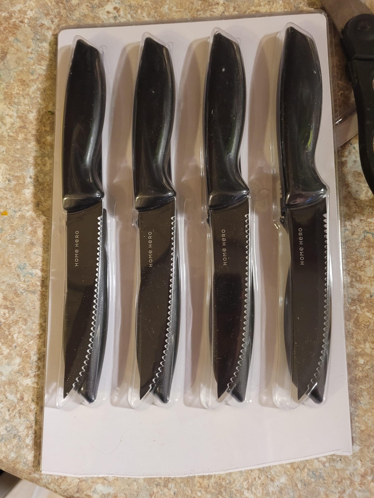 Home Hero Steak Knife Set - Nonstick Serrated Steak Knives - Stainless-Steel Kitchen Knife Set - Ergonomic TPR Handles for Precision Meat Carver - 6-Pc Set, Black customer photo 1