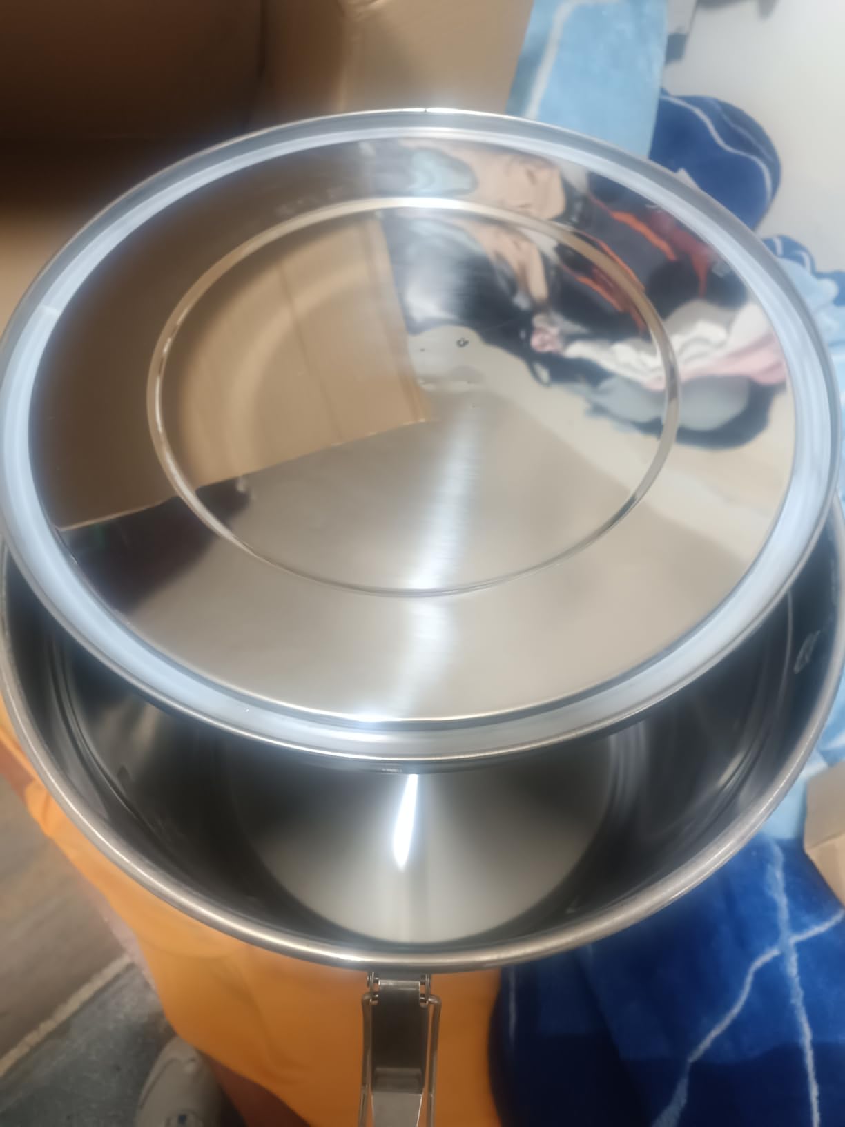 DYNAMI 5.5Gal 304 Stainless Steel Airtight Container with Lid and Locking Clamp,17-38Lbs Metal Bucket Stainless Steel Drum Large Canister for Kitchen,Dog Food/Bird Seed/Coffee Storage Container(21L) customer photo 2
