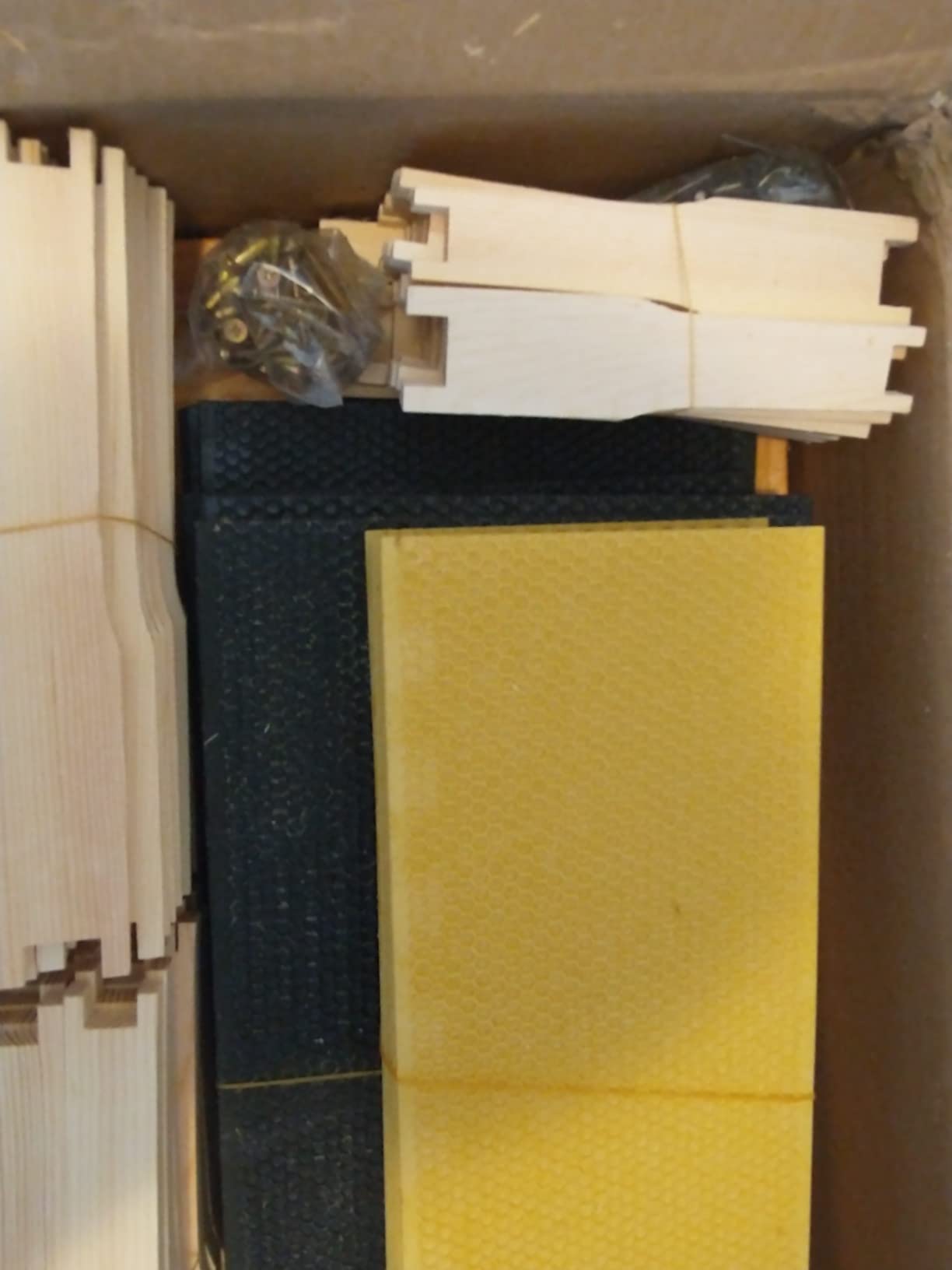 10-Frame Langstroth Bee Hive Complete Bee Hive Kit Beeswax Coated Include Beehive Frames and Waxed Foundation Sheets for Beekeeper (2 Deep Beehives Box & 1 Medium Box, Unassembled) customer photo 2
