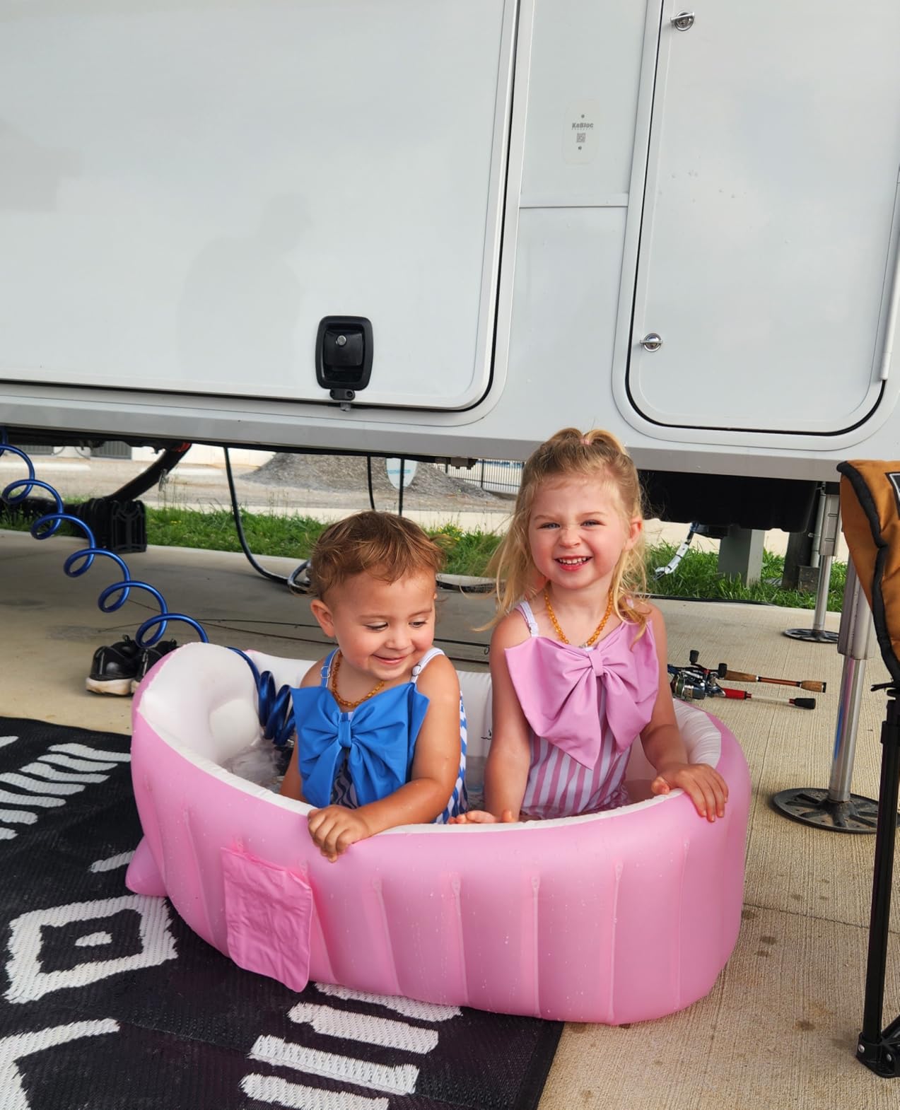 PandaEar Baby Inflatable Bathtub, Portable Travel Baby Infant Bath Tub Toddler Bathtub with Air Pump, Foldable Non-Slip Shower Basin Mini Air Swimming Pool for Newborn (Pink) customer photo 1