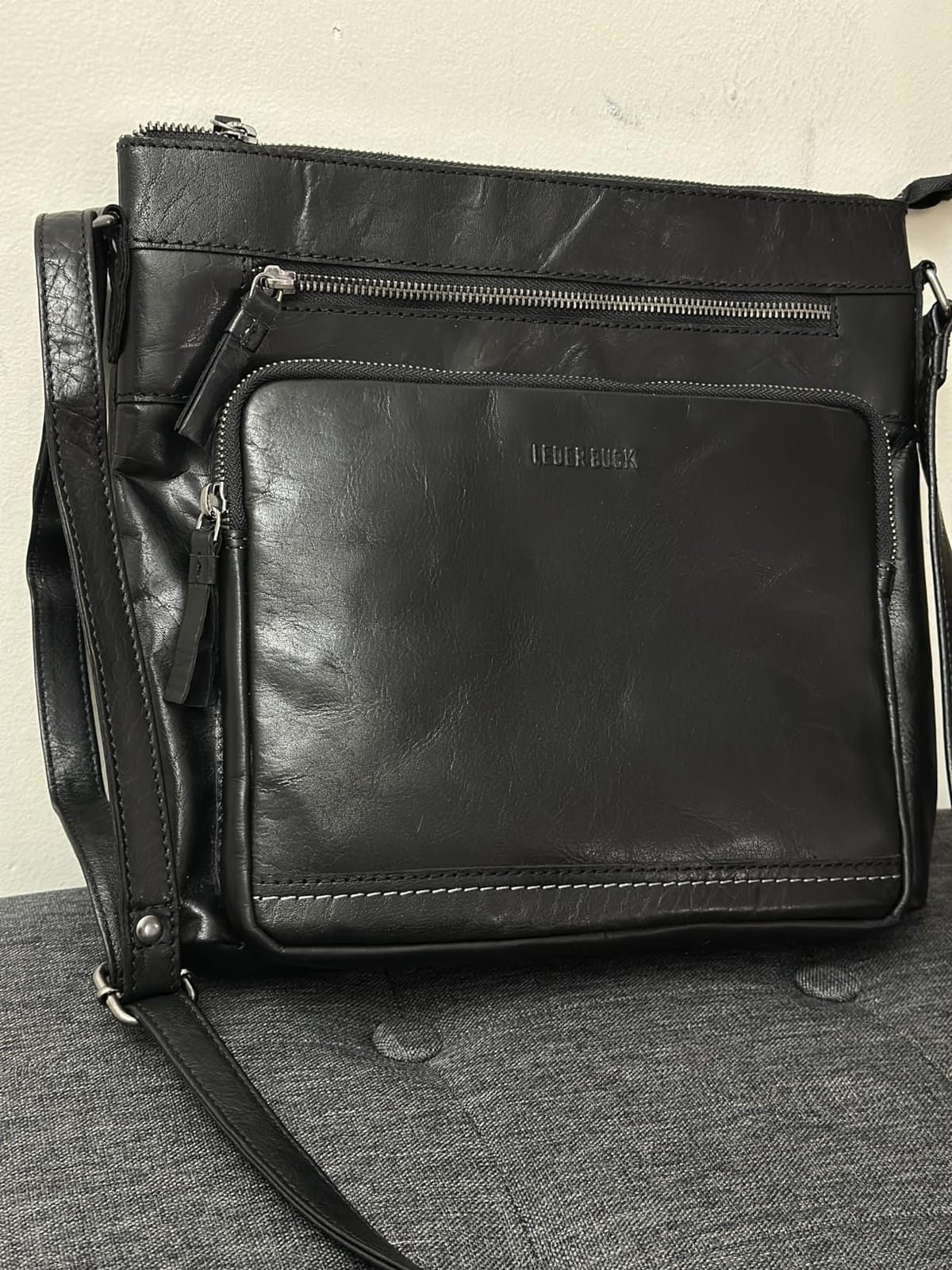 LEDERBUCK Olga Women's Extra-Large Genuine Leather Crossbody Purse – Soft Triple-Zip Shoulder Bag customer photo 2