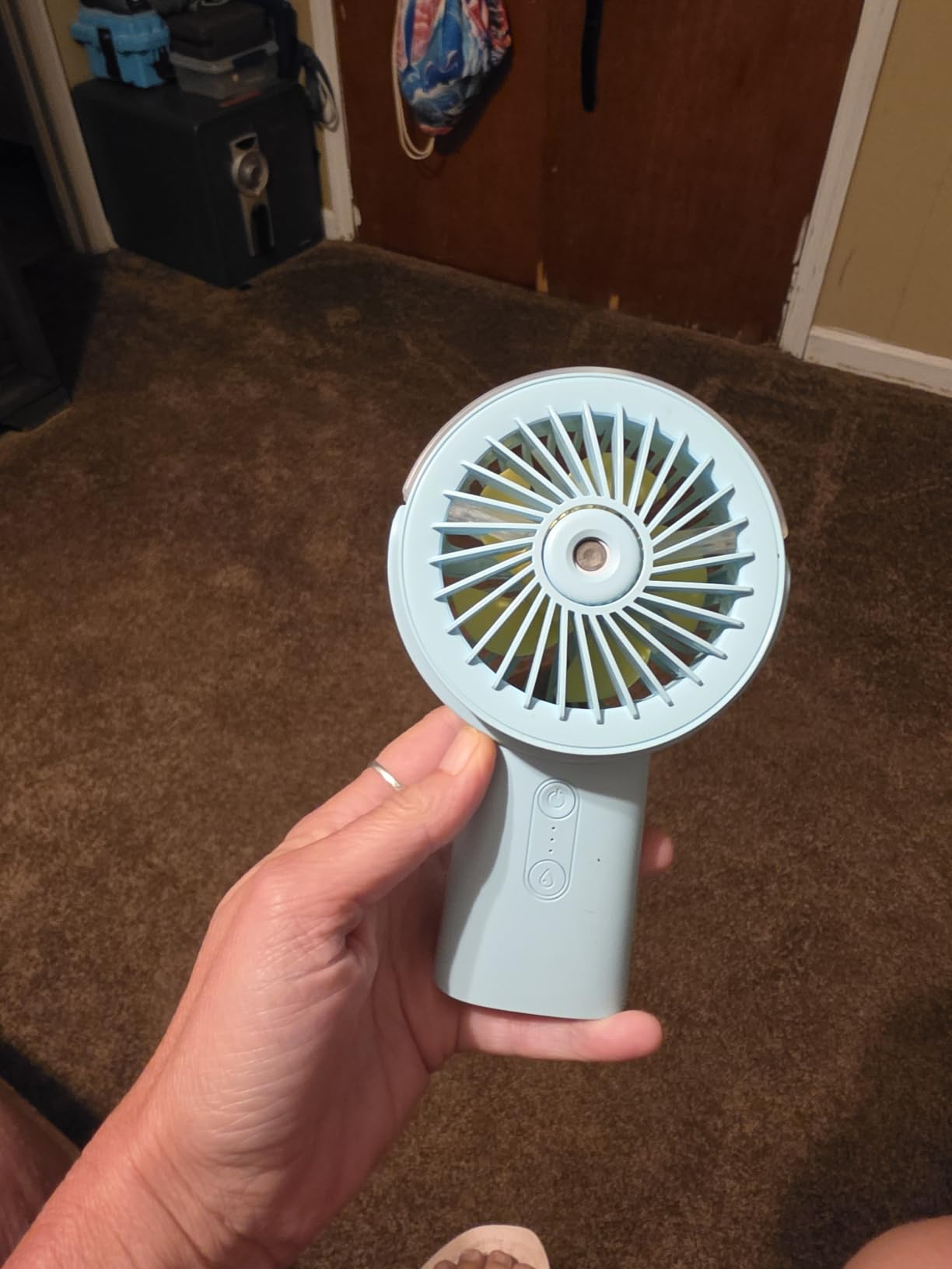 Otlonpe Handheld Misting Fan Portable, Small Personal Hand Held Rechargeable Mist Fan Water Spray, 4000mAh Battery Operated Hand Mister Fans 3-Speed, 4-15 Hrs Runtime for Travel Home Office Outdoor customer photo 1