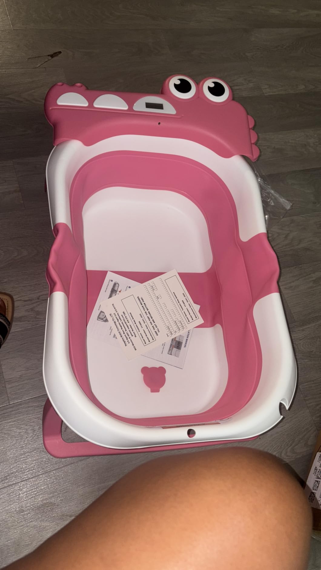 MoreFeel Collapsible Baby Bathtub for Newborn with Thermometer & 1 Hooded Towel & 1 Soft Floating Cushion,Portable Travel Bathtub with Drain Hole, Durable Foldable Baby Tubs for Infants to Toddler customer photo 1