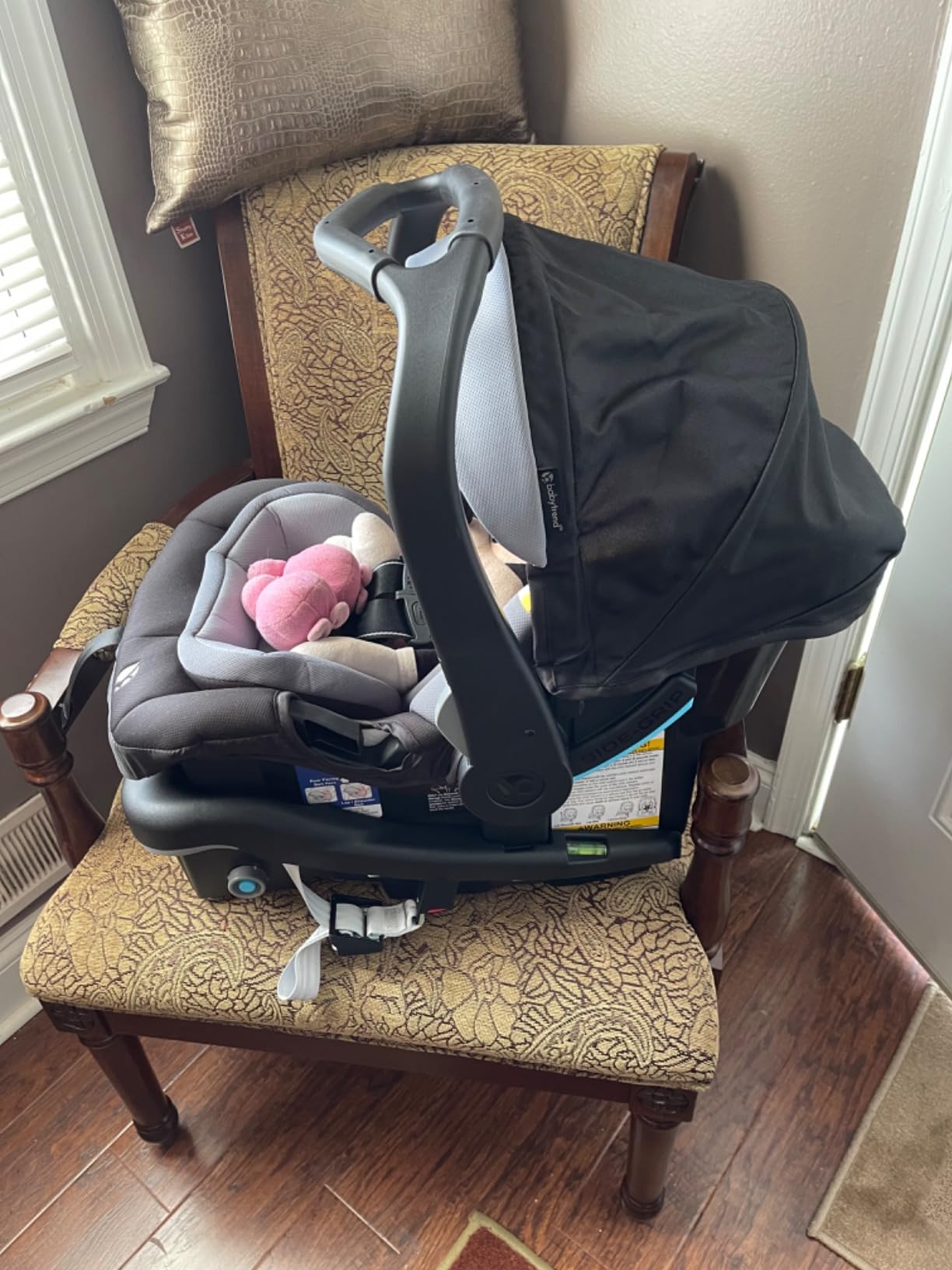Baby Trend Secure-Lift Infant Car Seat, Dash Black – Compact Lightweight Carrier, Infant Comfort Cushioning, Adjustable Harness Fit customer photo 1