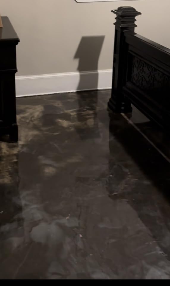 Clear Floor Epoxy Resin for Garages, Basements, Warehouses, Retail Stores and More | Highly Durable | Resistant to Scratches, Spills, and Stains | 1.5 Gallon Kit | 5.7 L customer photo 2