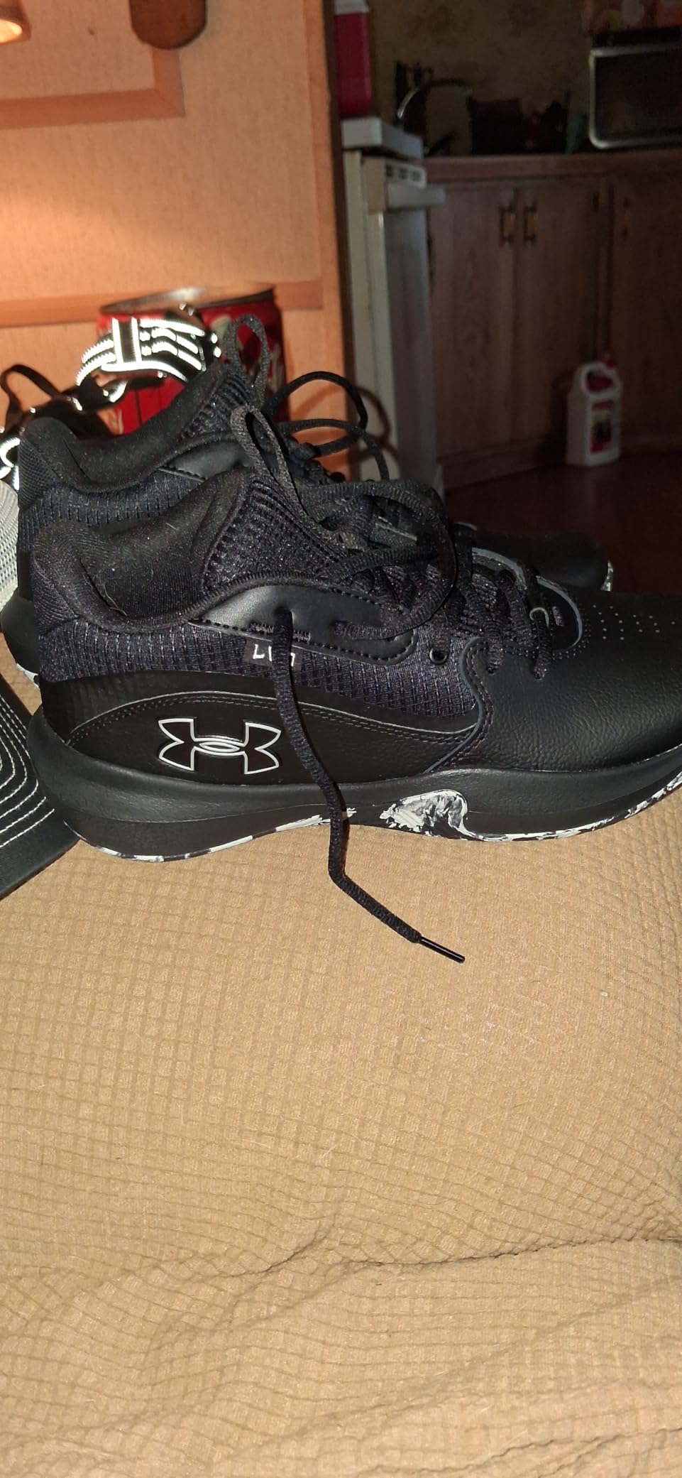 Under Armour Unisex-Adult Lockdown 7 Basketball Shoe customer photo 1