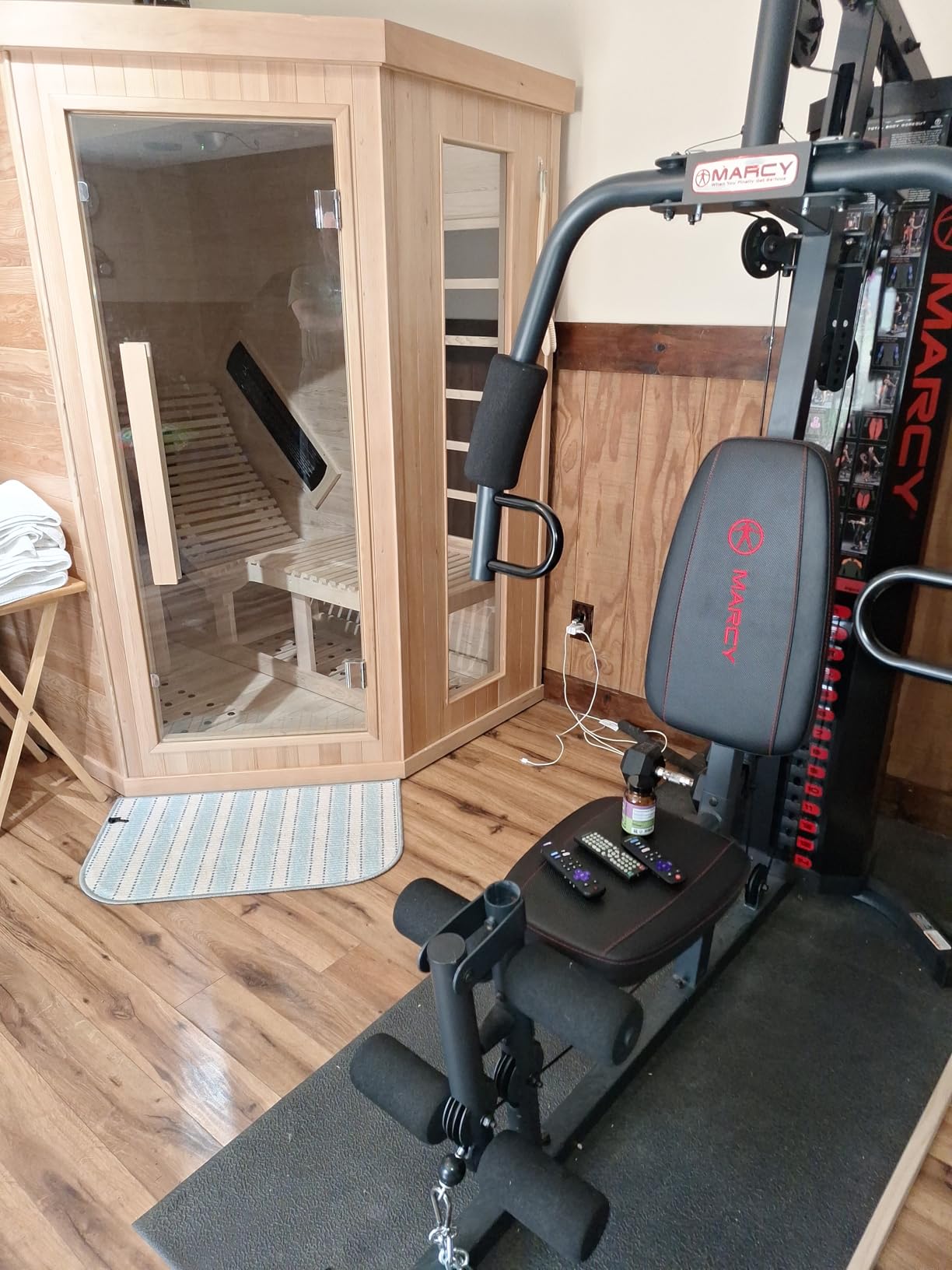 Smartmak 3 Person Traditional Steam Sauna, Luxurious Canadian Hemlock Wood Indoor Spa Room, 3.5kw Harvia Stove with Volcanic Rocks, Bluetooth Music Speakers, Light,Wooden Bucket, Scoop, US Instock customer photo 1