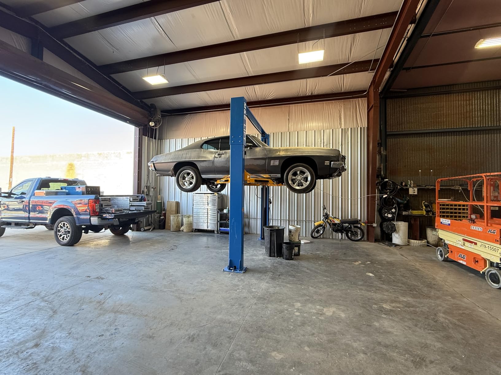ME 11000lbs Double S Design 2 Post Lift Car Lift Automotive Lift customer photo 1