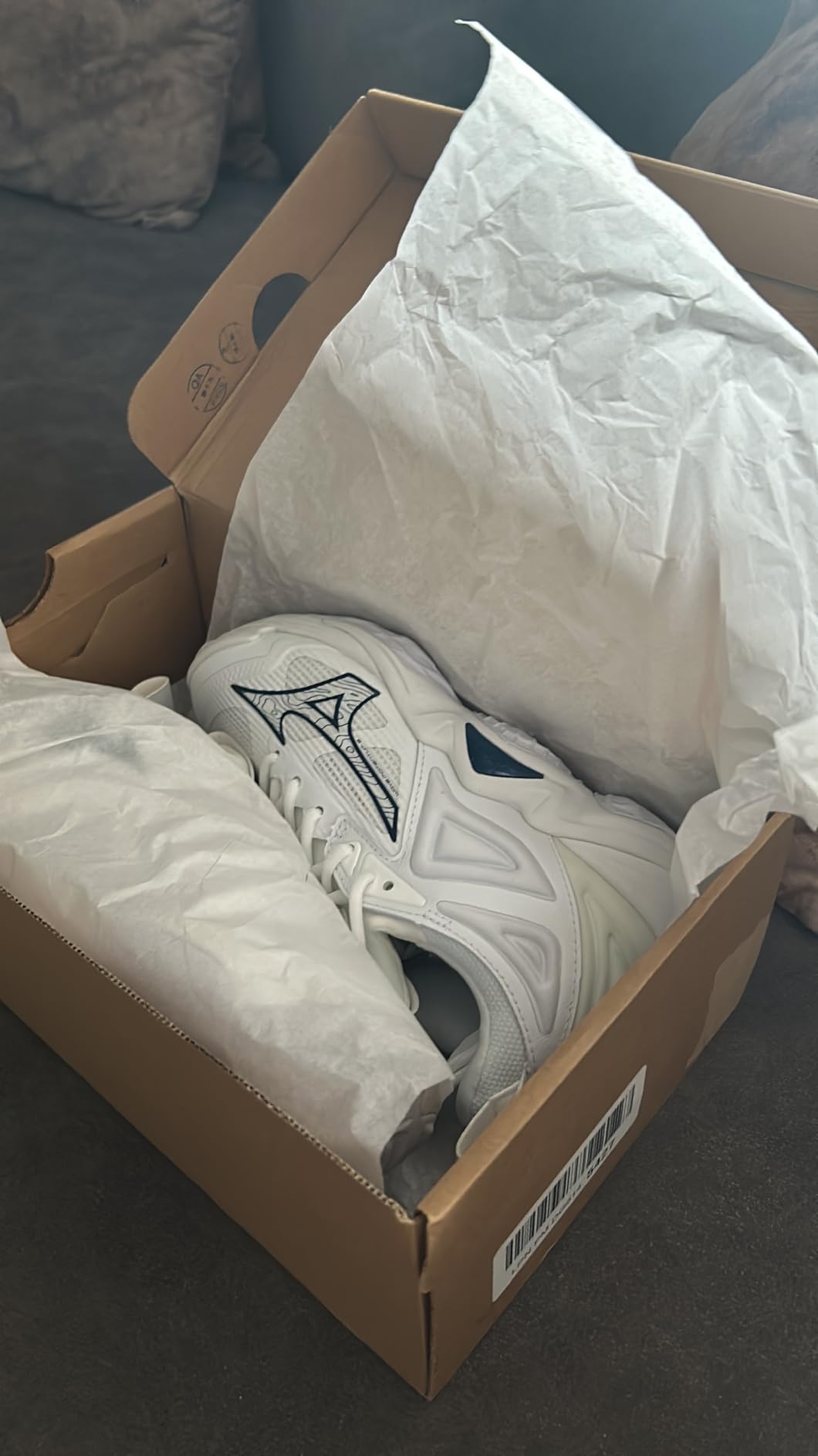 Mizuno Women's Wave Momentum 3 Volleyball Shoes customer photo 2