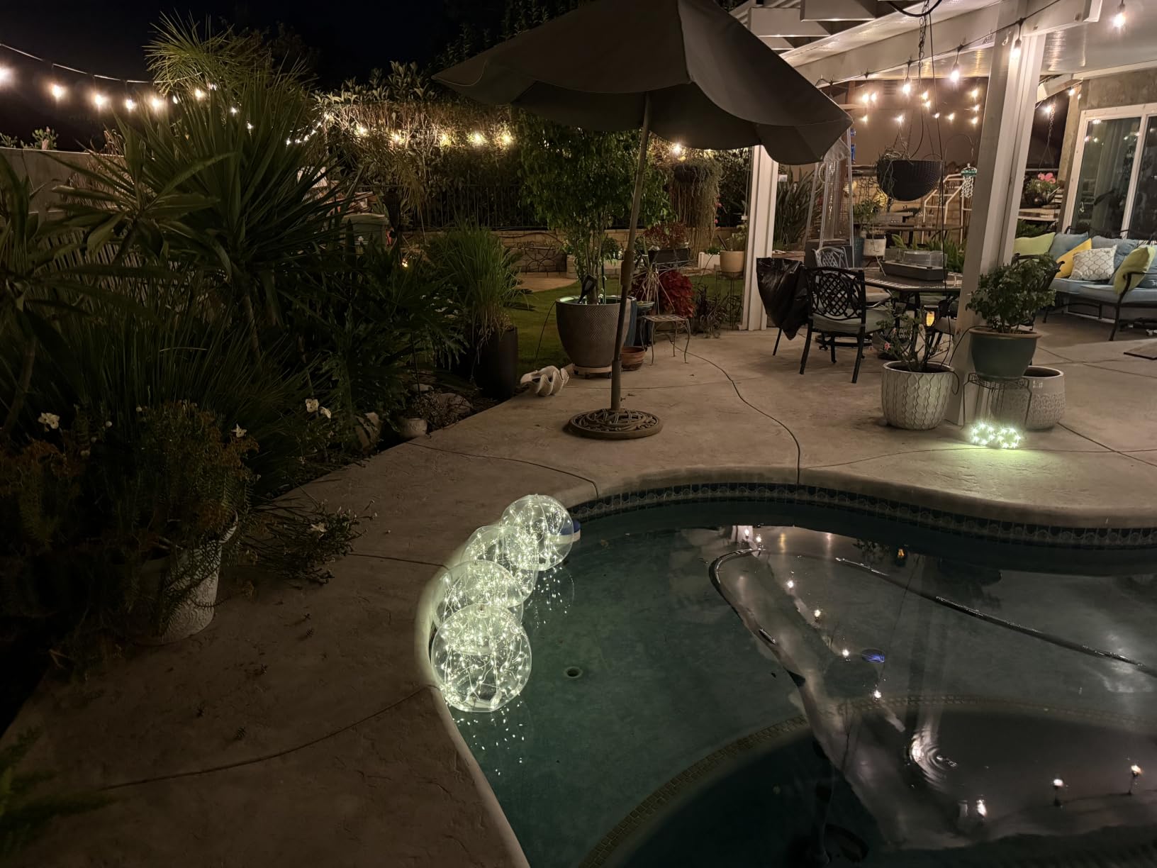 TIALLY Fairy Floating Pool Lights Solar Powered - Warm White Balls (2 Pack) customer photo 2