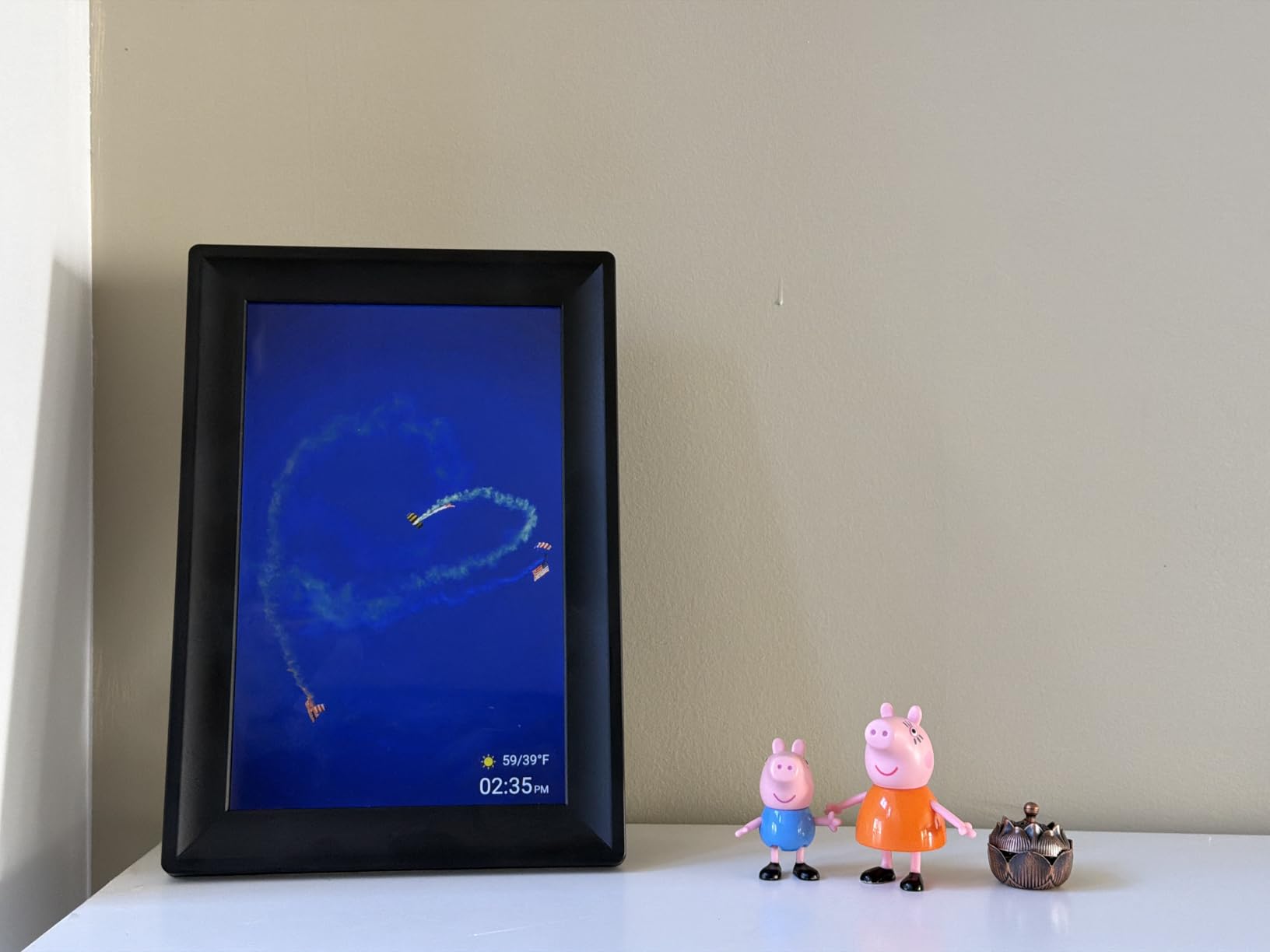 Uhale 10.1 inch WiFi Touch Screen Digital Picture Frame A Gift for an Elder customer photo 1
