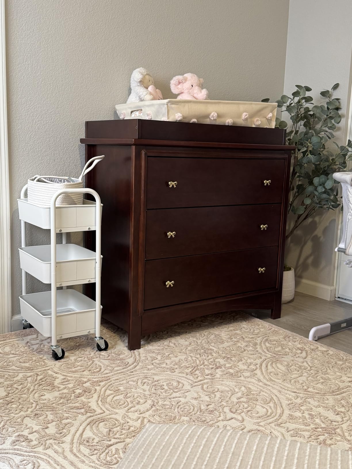 Delta Children Perry 3 Drawer Dresser with Changing Top and Interlocking Drawers, Walnut Espresso customer photo 1