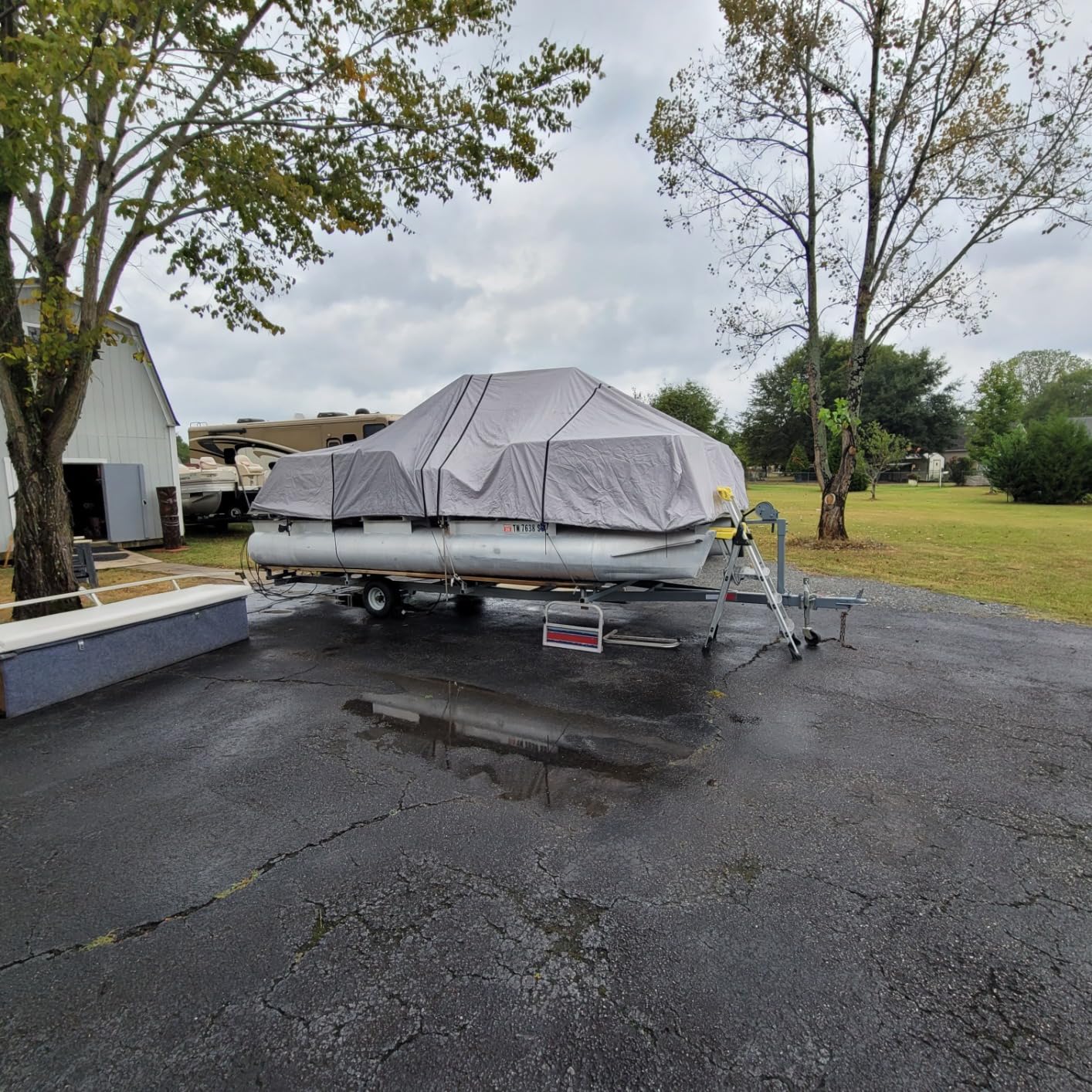 RVMasking Pontoon Boat Cover, 1400D Reinforced, Motor Cover, 21-24ft, Gray customer photo 1