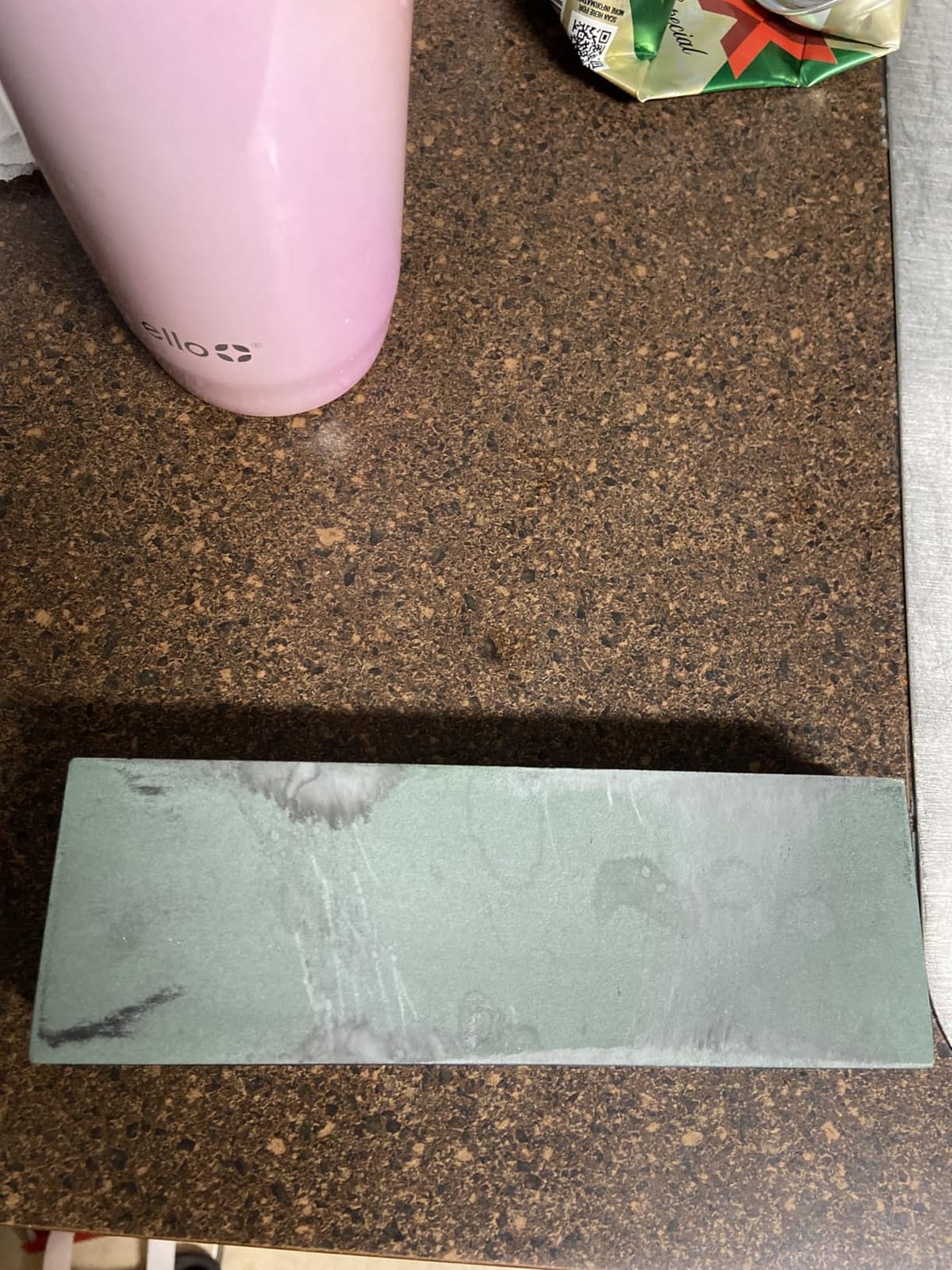 HiramWare Knife Sharpening Stone with Non-slip Rubber Base, 400/1000 Grit Premium Whetstone, Double-Sided Knife Sharpener for Kitchen, Waterstone for Honing Blades Manually customer photo 1