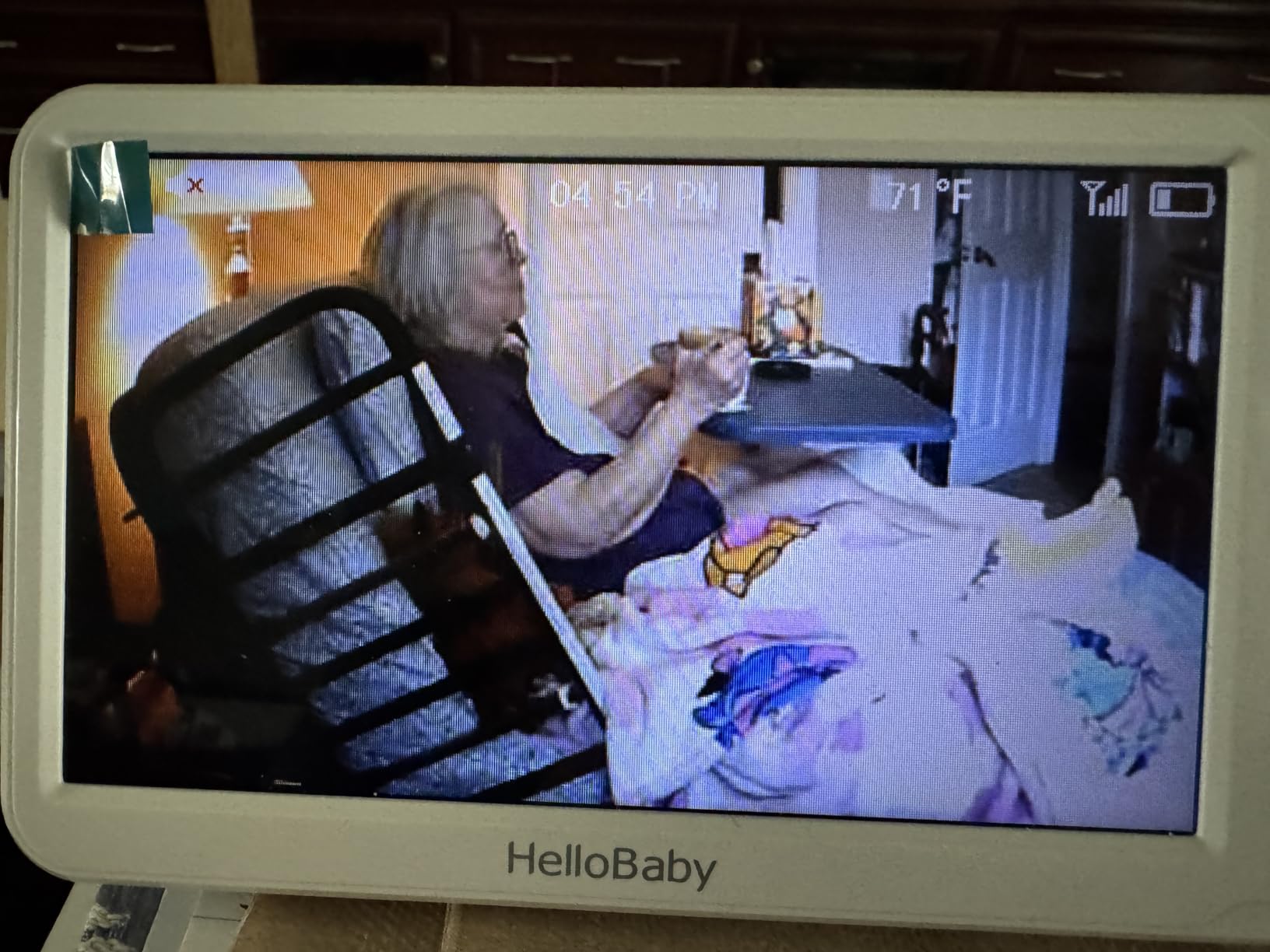 HelloBaby 6'' No WiFi Video Baby Monitor with Camera Audio, 30H Battery customer photo 2