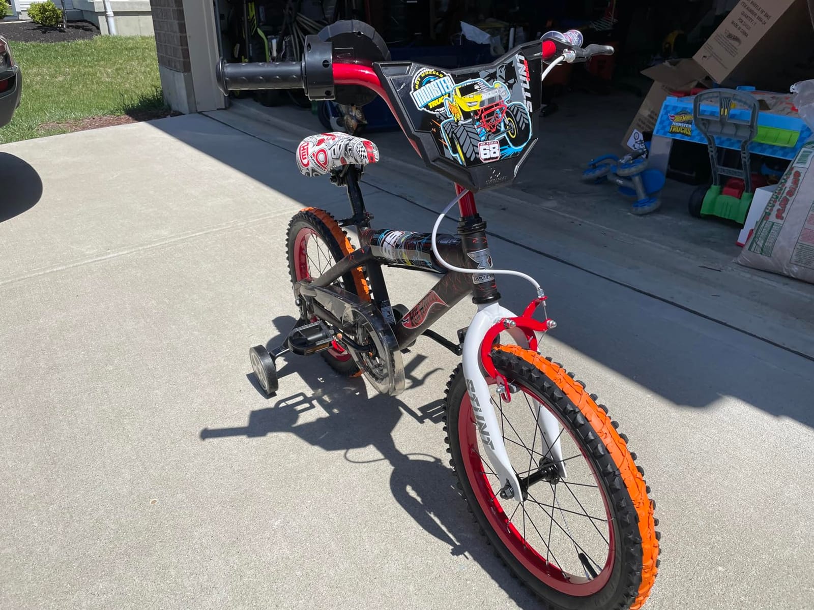Dynacraft Hot Wheels BMX Bike for Boys, 12-18 Inch Kids Bike, Ages 3-9, Rev Grip Handlebar Feature, Red & Black customer photo 2